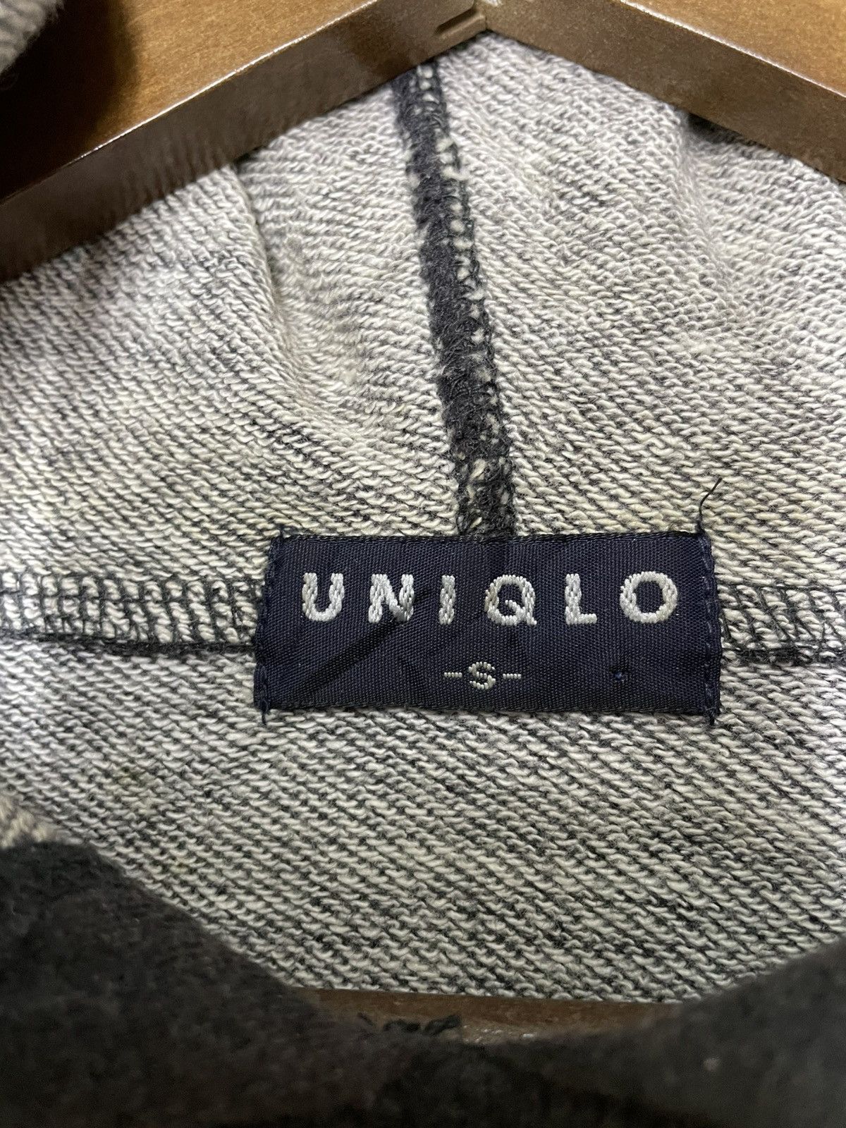 Uniqlo Uniqlo hoodie sweatshirt size M Size US M / EU 48-50 / 2 - 6 Thumbnail