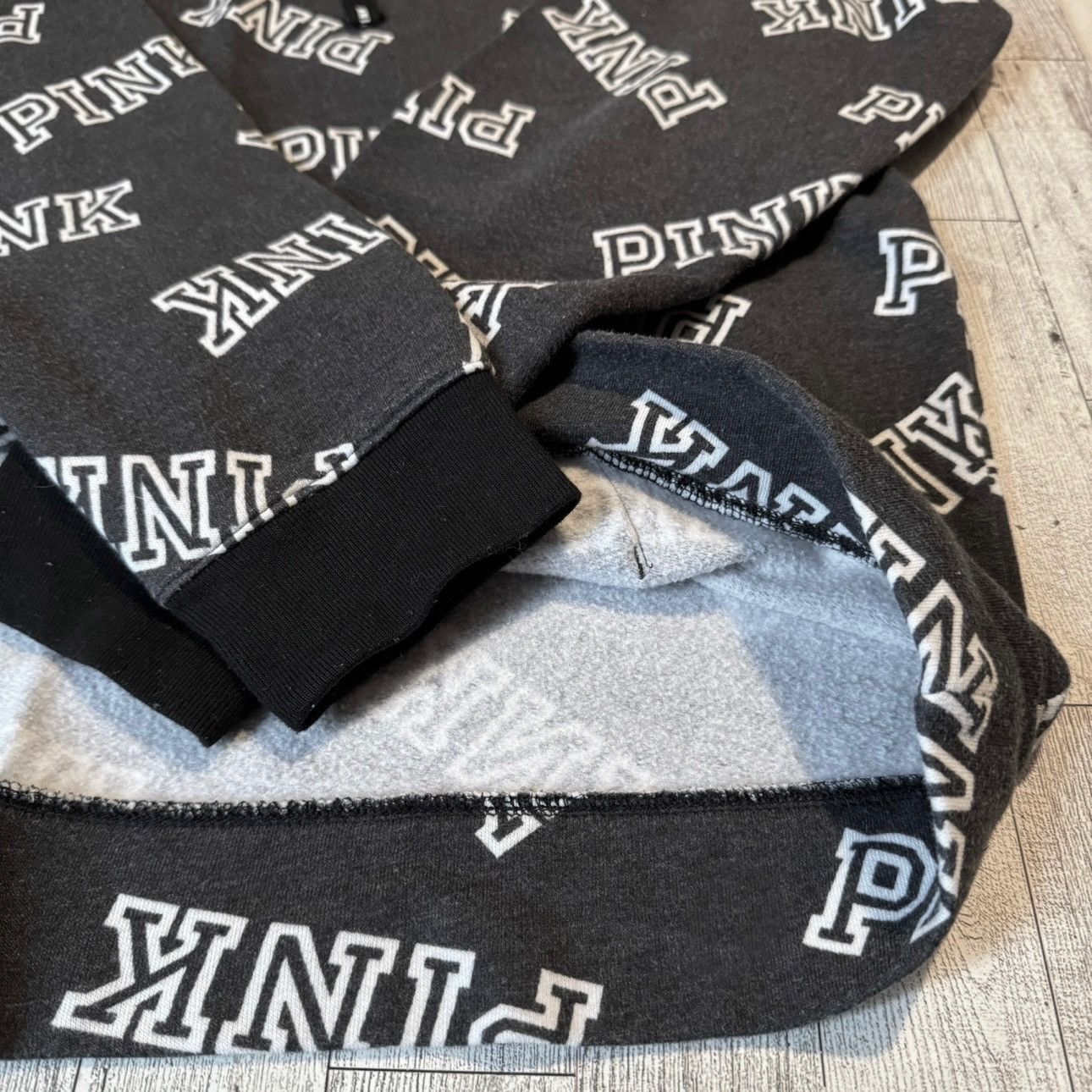 Pink × Victoria's Secret VS Pink, Retro, Sherpa Lined, Pullover Logo Hoodie Size M / US 6-8 / IT 42-44 - 9 Thumbnail