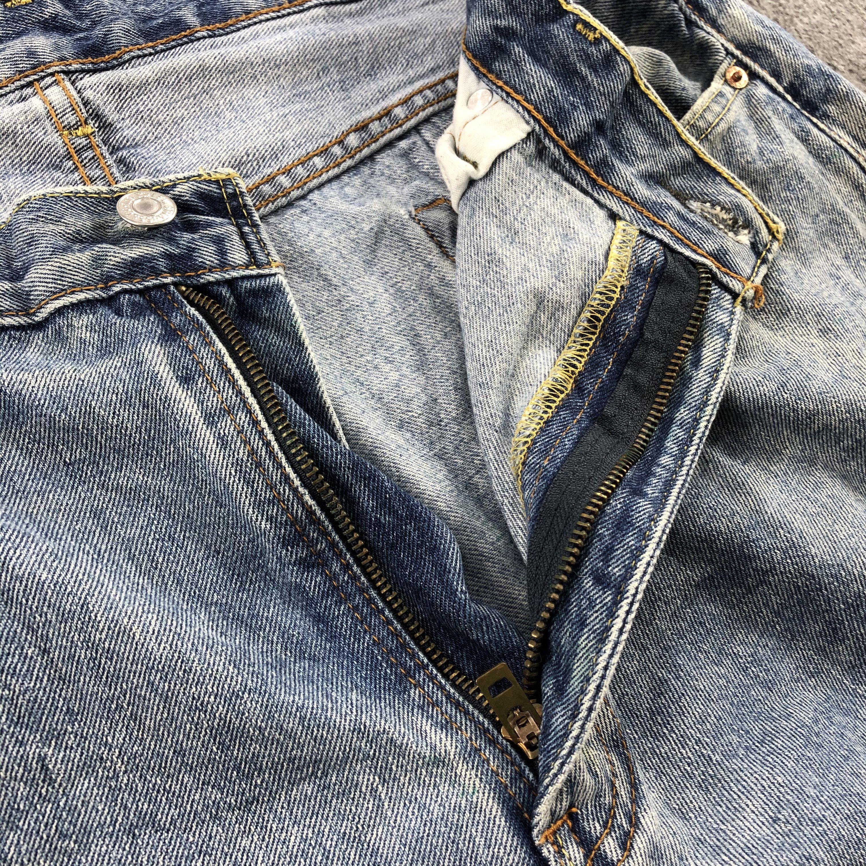Levi's Vintage Levis 550 Jeans Faded Blue Jeans-J1082 Size US 36 / EU 52 - 9 Thumbnail