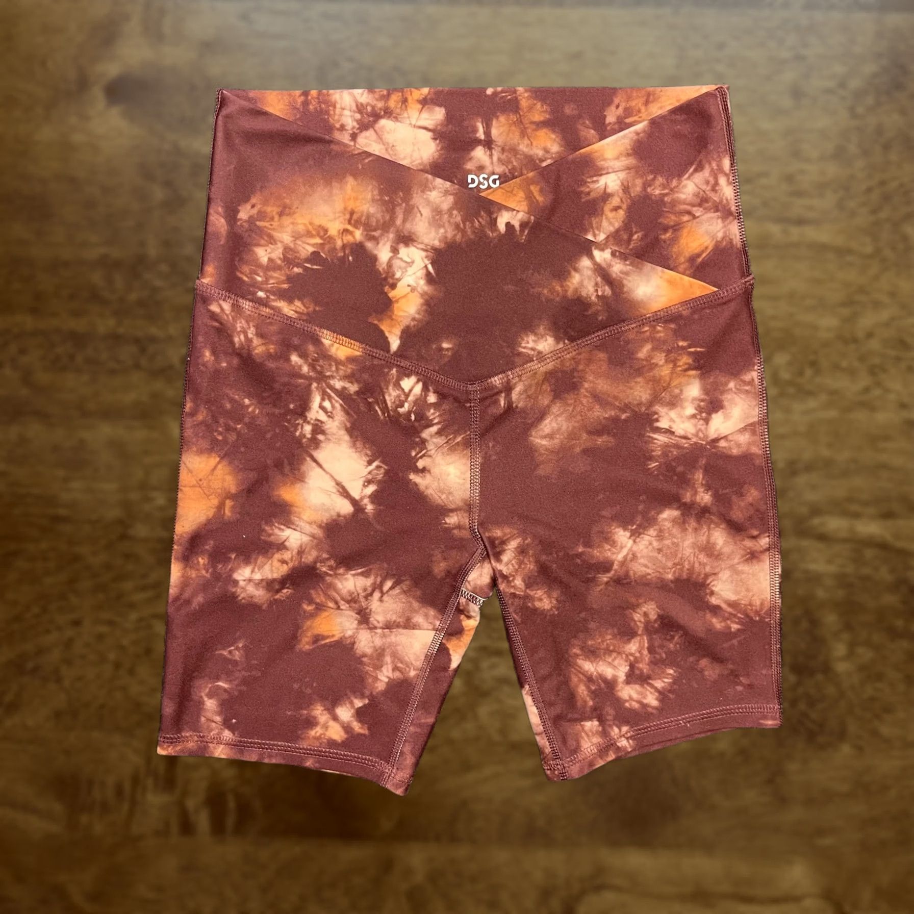 Vintage DSG Shorts Womens Small Brown Tie Dye Biker 7.5" High Rise Yoga Athletic Size 28" / US 6 / IT 42 - 1 Thumbnail