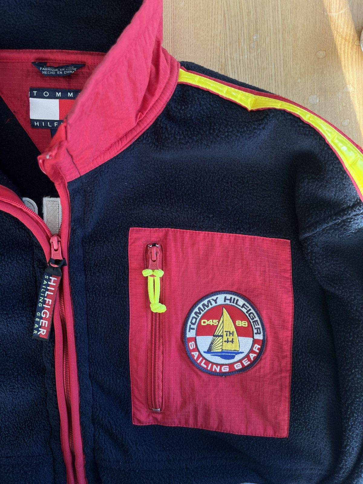 Tommy Hilfiger Vintage Tommy Hilfiger - Sailing Gear Fleece Size US L / EU 52-54 / 3 - 3 Thumbnail