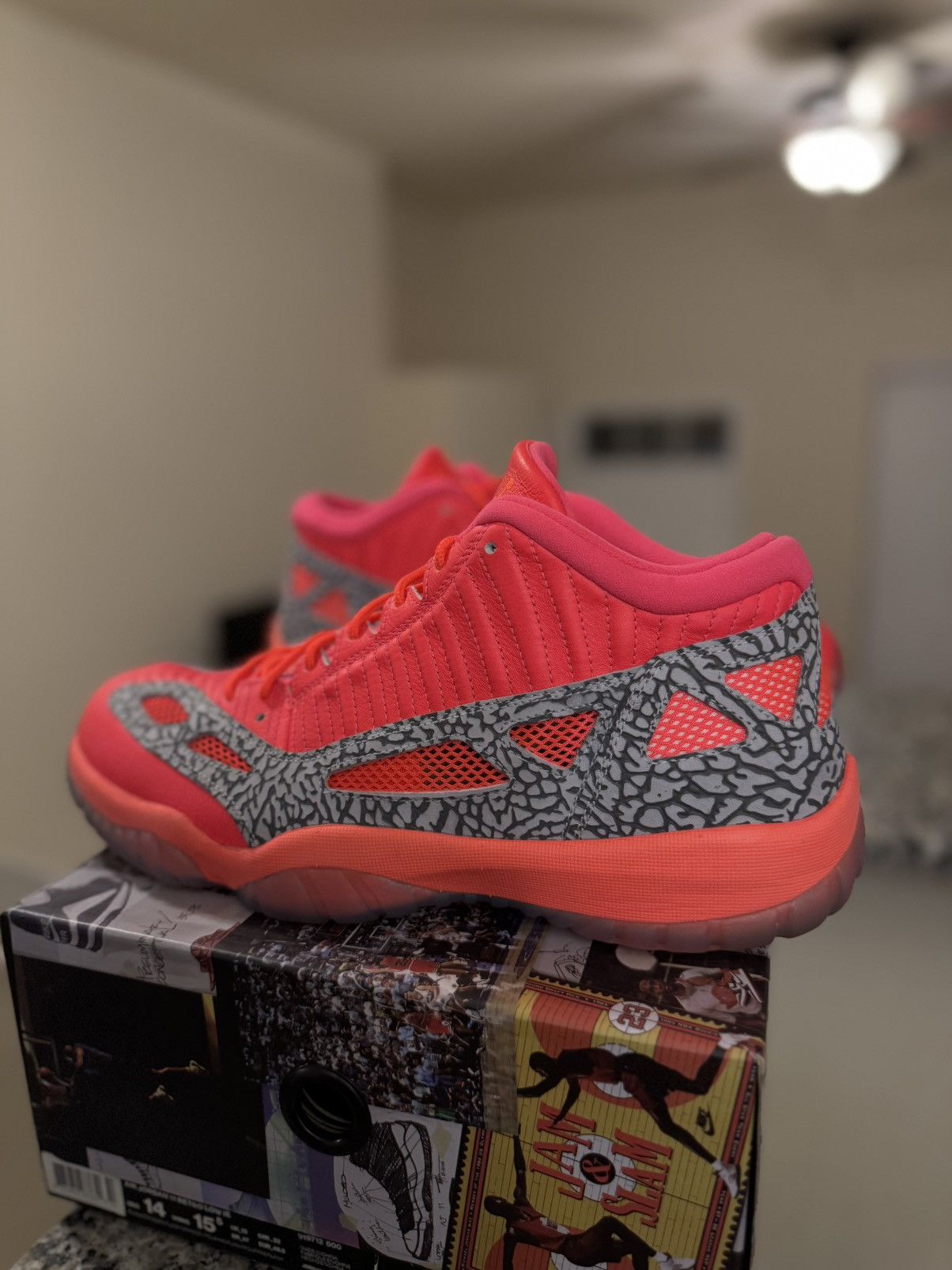 Jordan Brand × Nike Jordan 11 XI Flash Red Crimson Size 14 RARE Size US 14 / EU 47 - 2 Thumbnail