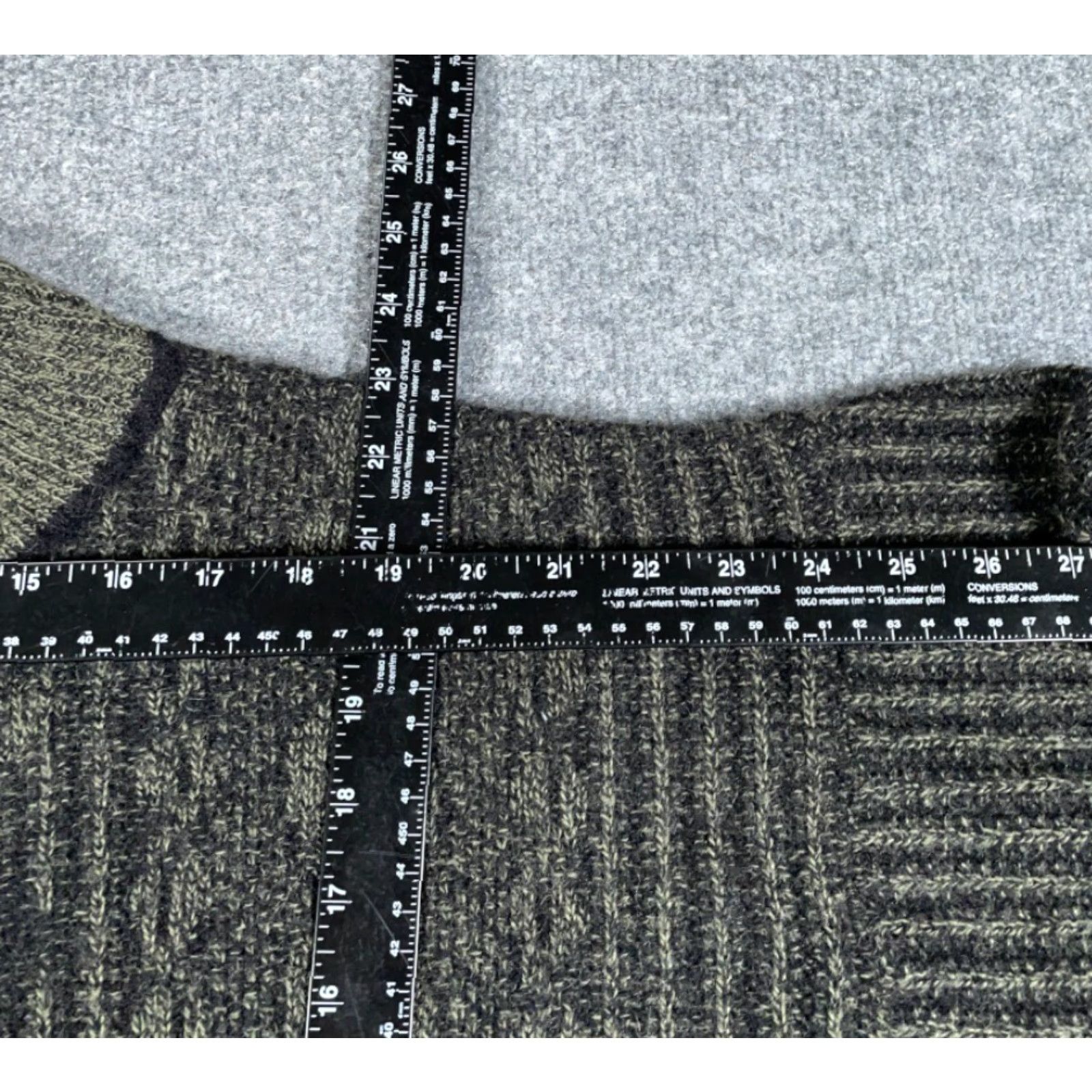 Vintage VINTAGE Dad Ribbed Geometric Pattern V-Neck Sweater Adult Large Gray Wool Italy Made Size US L / EU 52-54 / 3 - 5 Thumbnail
