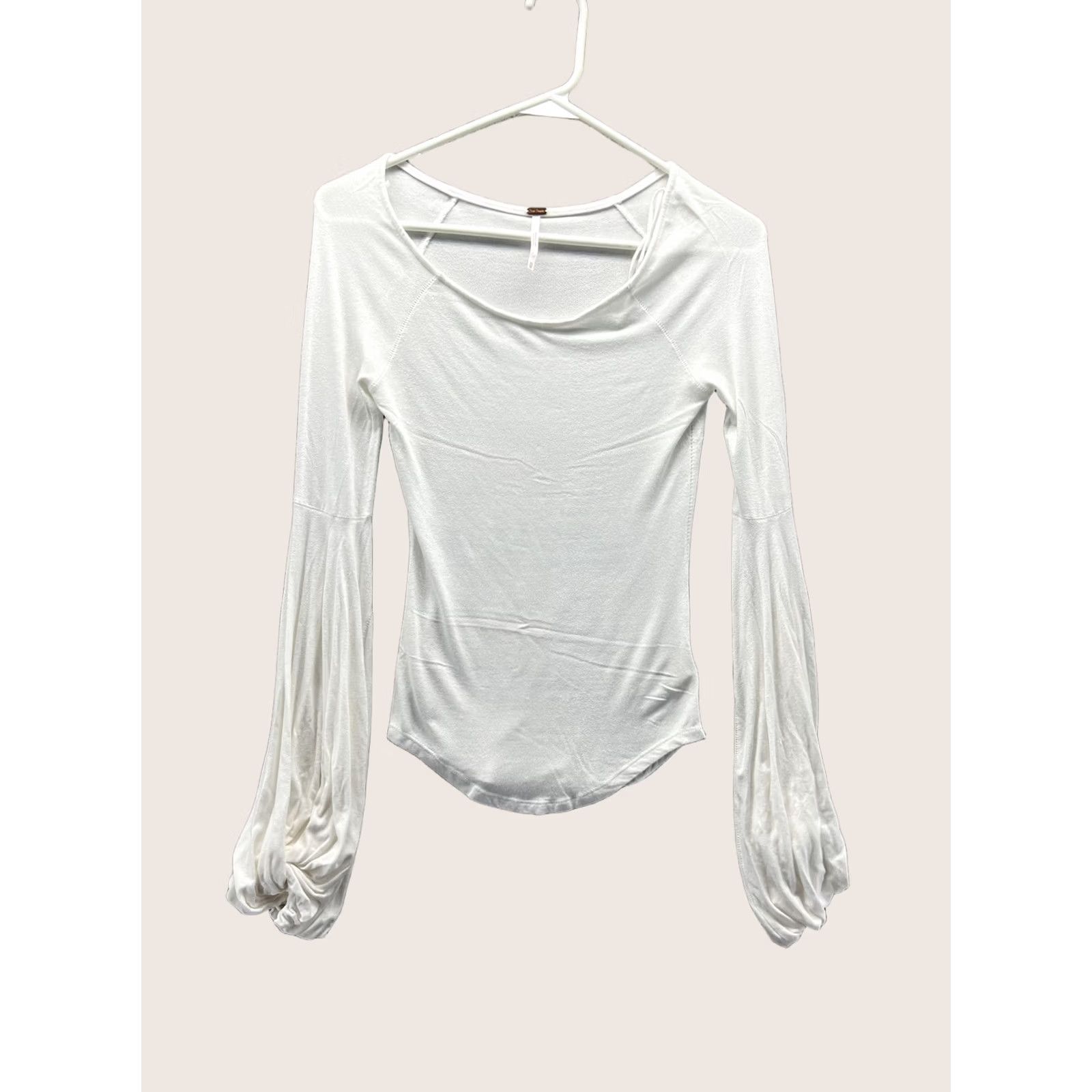 Free People Free People Shirt Womens XS White Jersey Top Scoop Neck Long Balloon Sleeve Size XS / US 0-2 / IT 36-38 - 1 Thumbnail