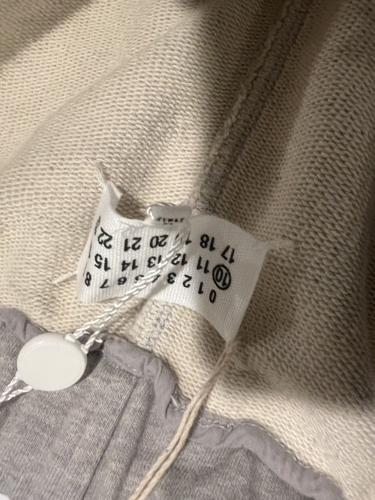 Maison Margiela Maison margiela sweatpants. 48/32. $850 Size US 32 / EU 48 - 9 Thumbnail