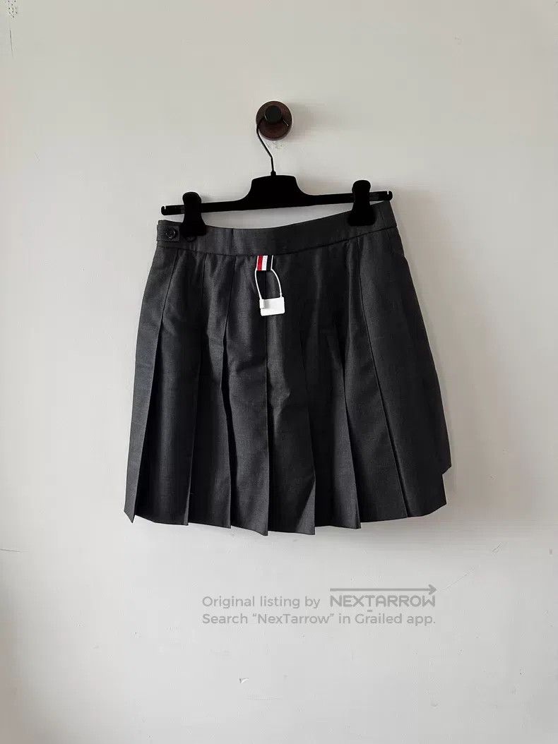 Thom Browne Thom Browne Grey Pleated Skirt Size 27" / US 4 / IT 40 - 2 Thumbnail