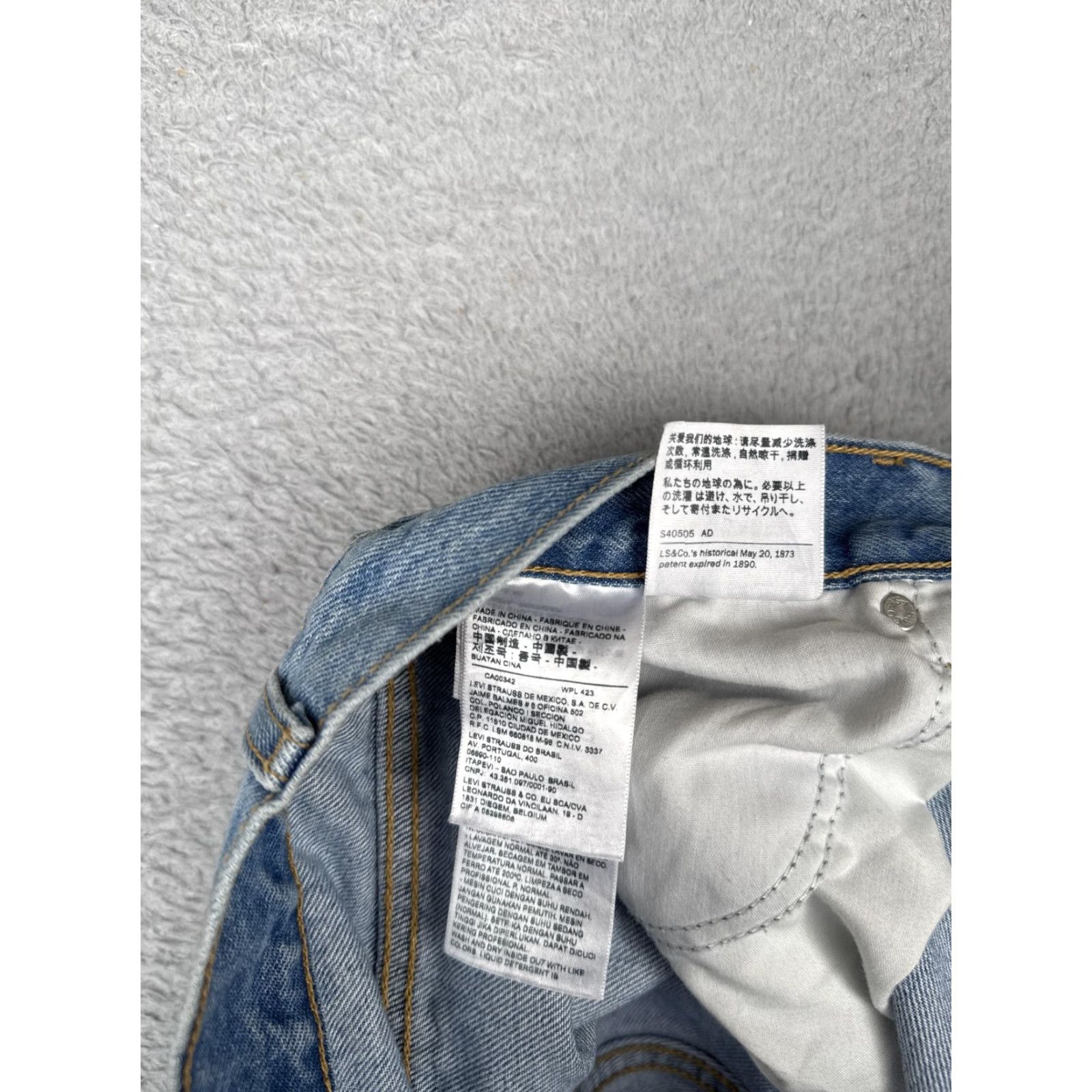 Levi's Levis Premium Jeans Womens 32x27 Blue Mom Jean High Rise Straight Leg Raw Hem Size 24" / US 00 / IT 34 - 7 Thumbnail