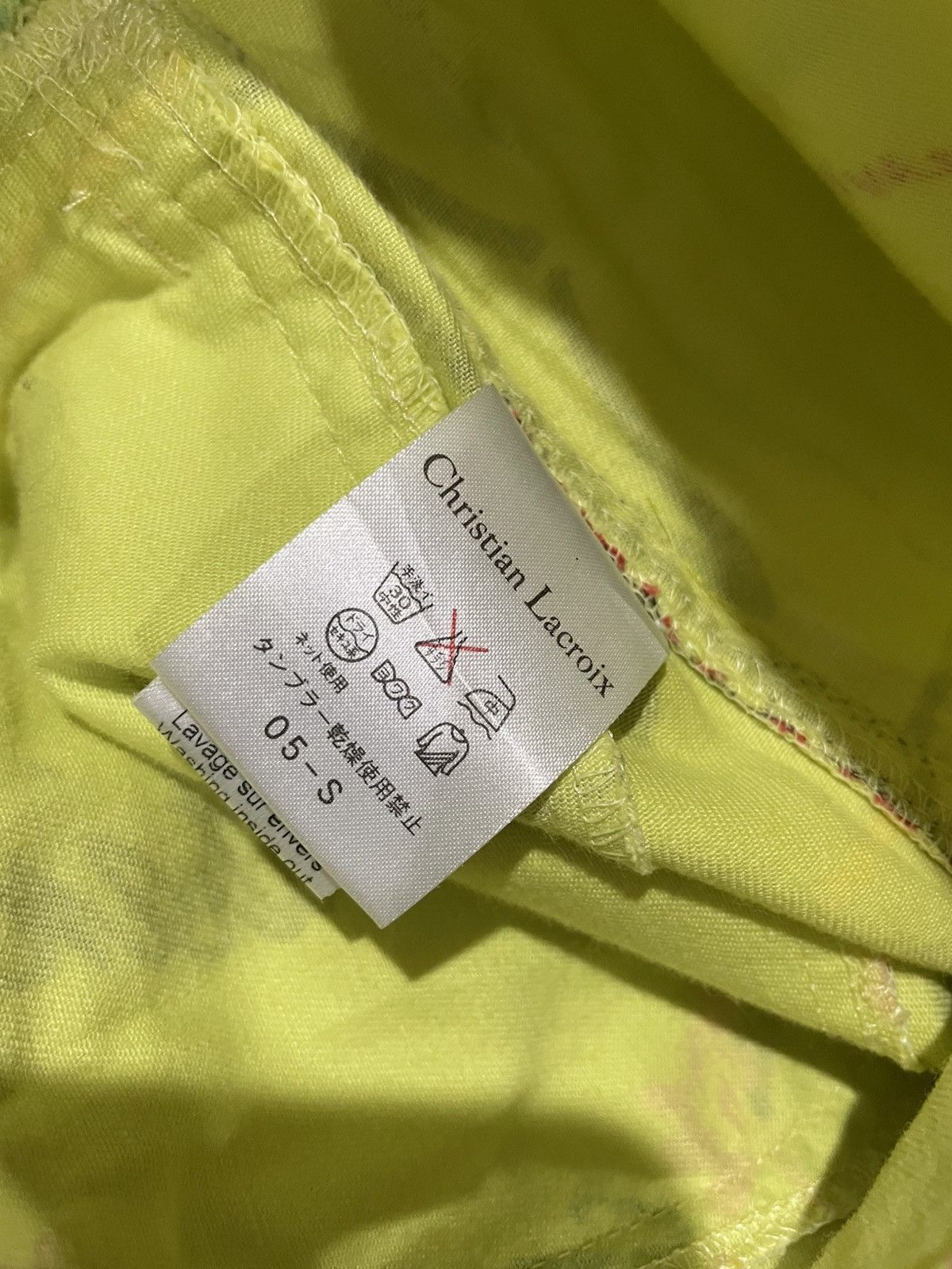 Christian Lacroix Christian Lacroix Banner Capri Shorts Size 26" / US 2 / IT 38 - 17 Thumbnail