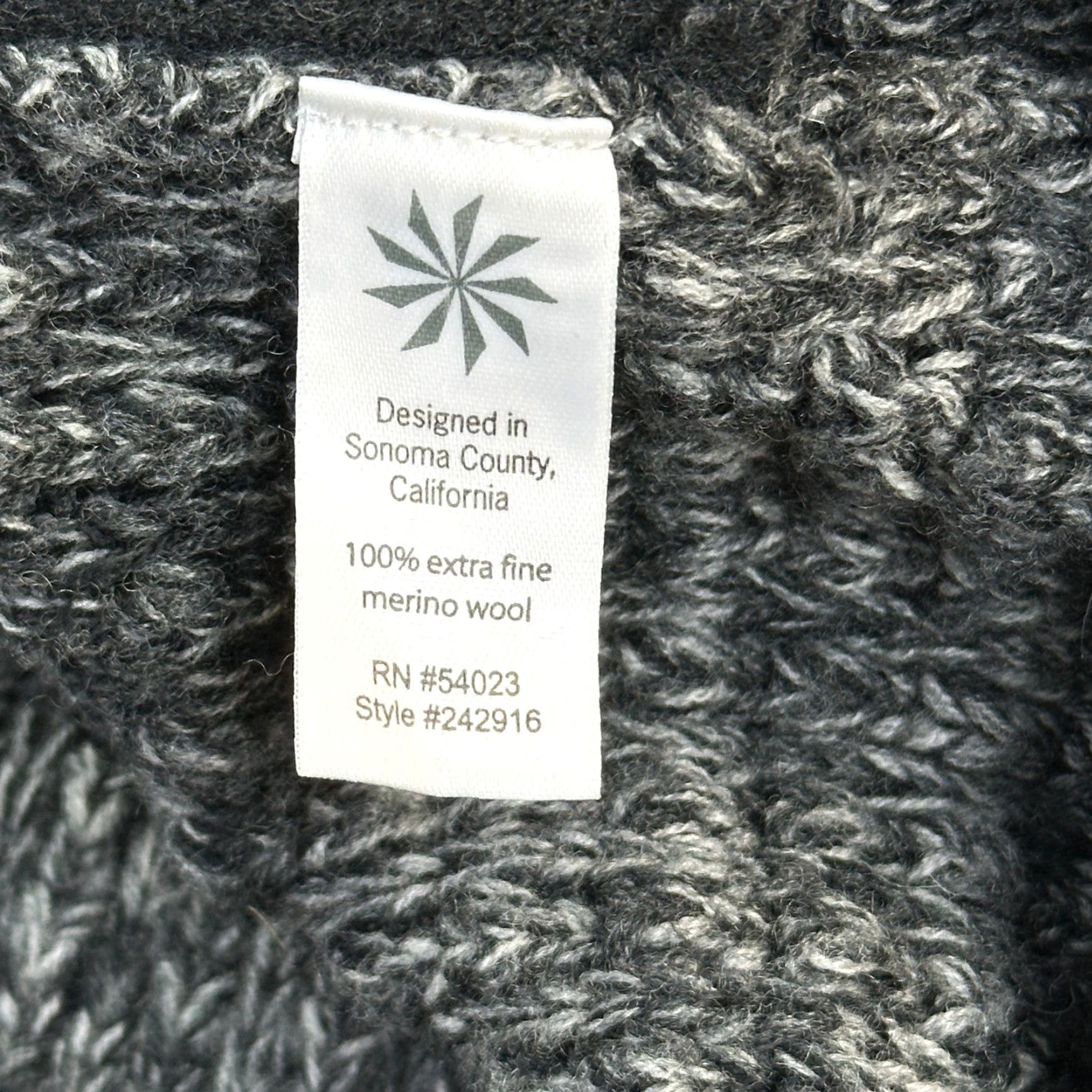 Athleta VINTAGE Athleta Sweater Women's Medium Gray Extra Fine Merino Wool Knit Pullover Size M / US 6-8 / IT 42-44 - 5 Thumbnail