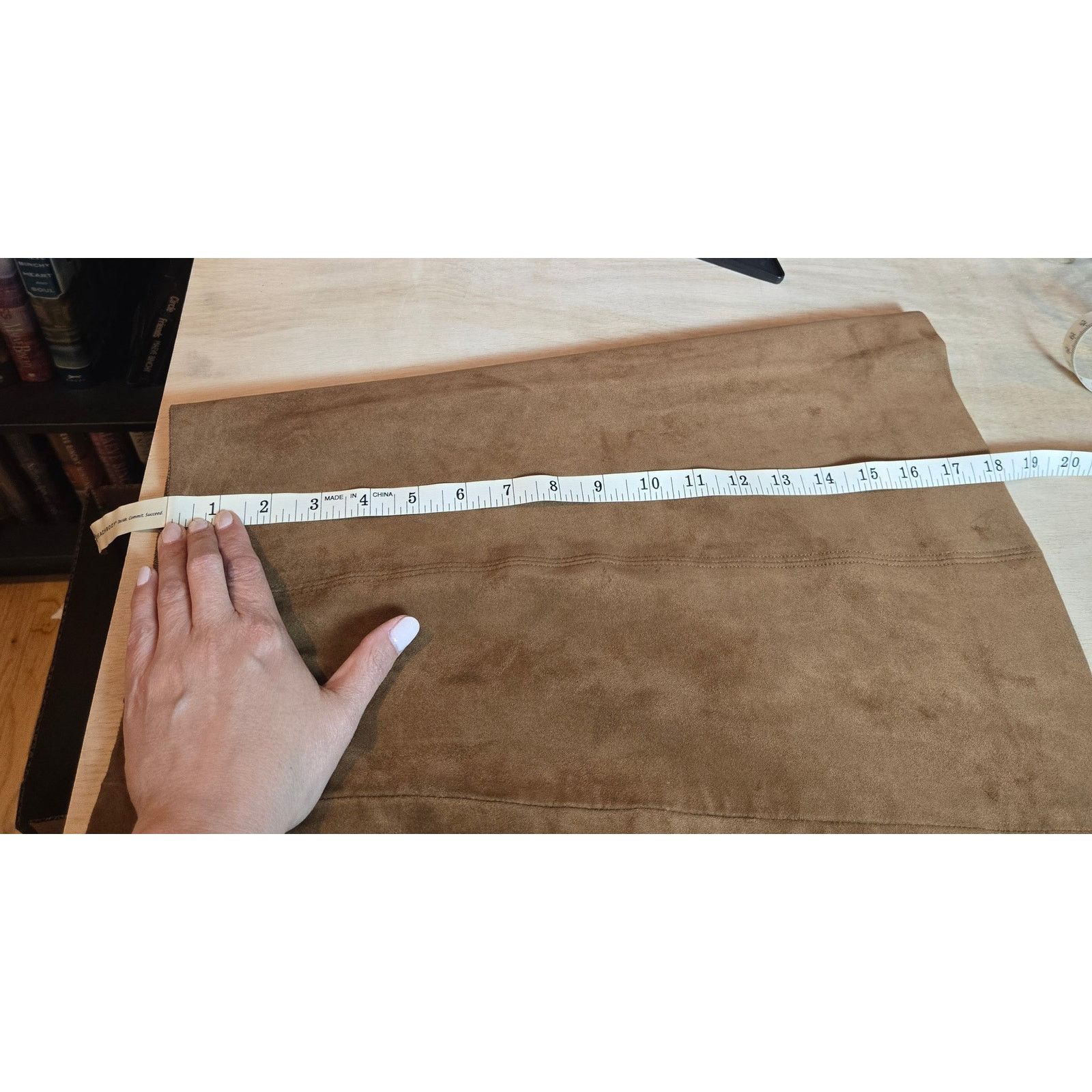 Aritzia Aritizia Babaton faux suede A line skirt sz 6 Size 27" / US 4 / IT 40 - 7 Thumbnail