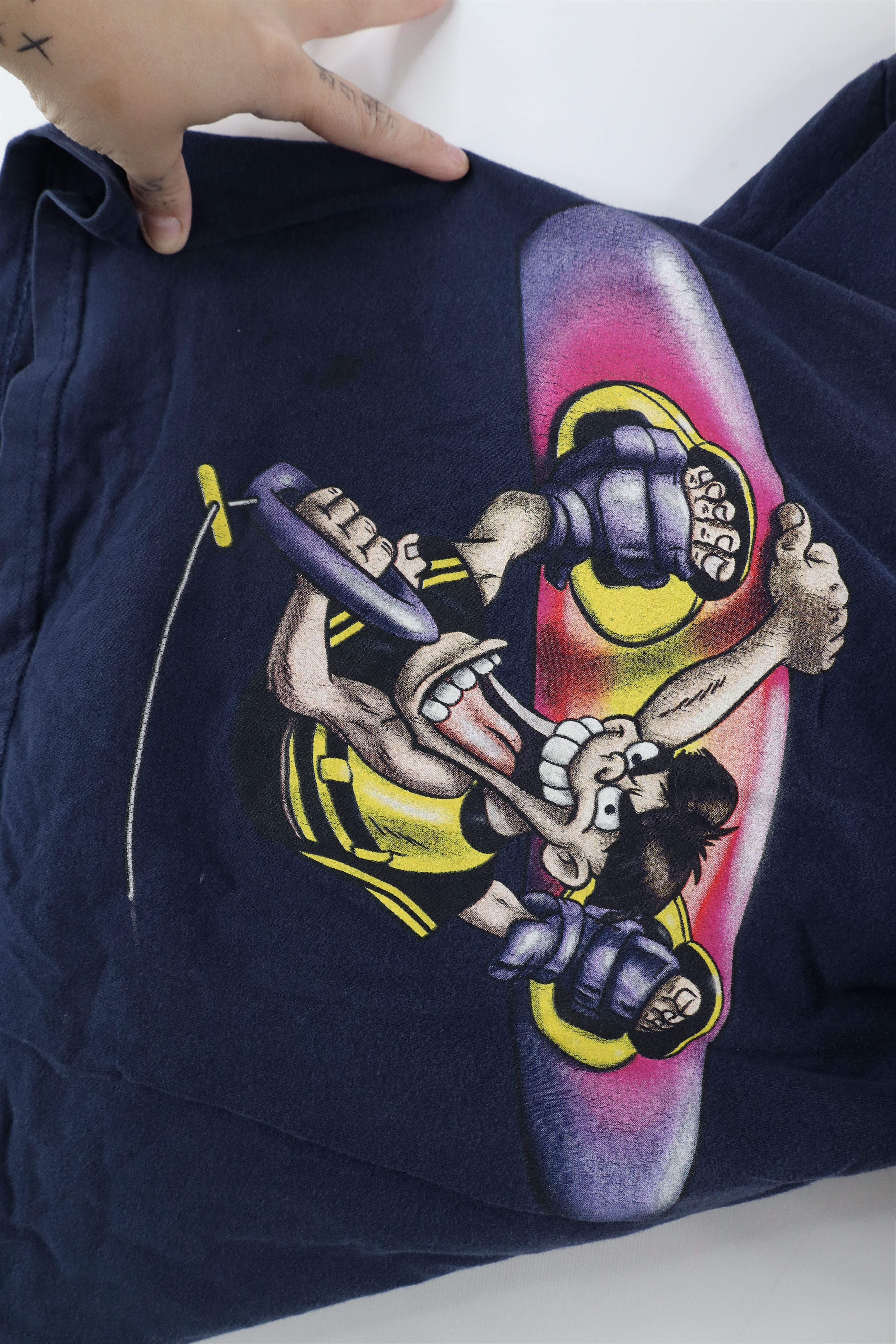 Vintage Vintage 90s Streetwear Skateboard Wakeboarding T-Shirt Size US S / EU 44-46 / 1 - 5 Thumbnail