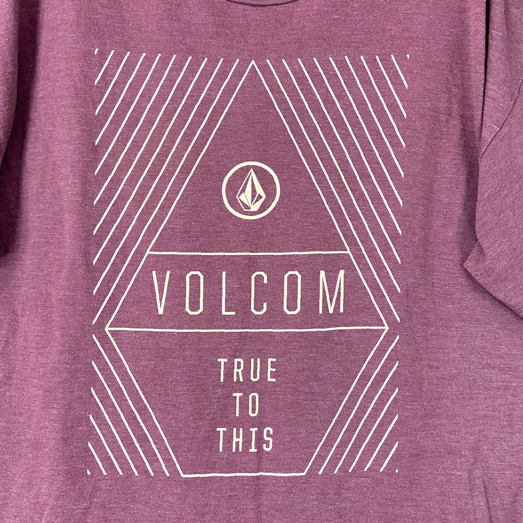 Volcom Volcom Shirt XL Red Graphic Tee Mens Short Sleeve Size US 36 / EU 52 - 4 Thumbnail