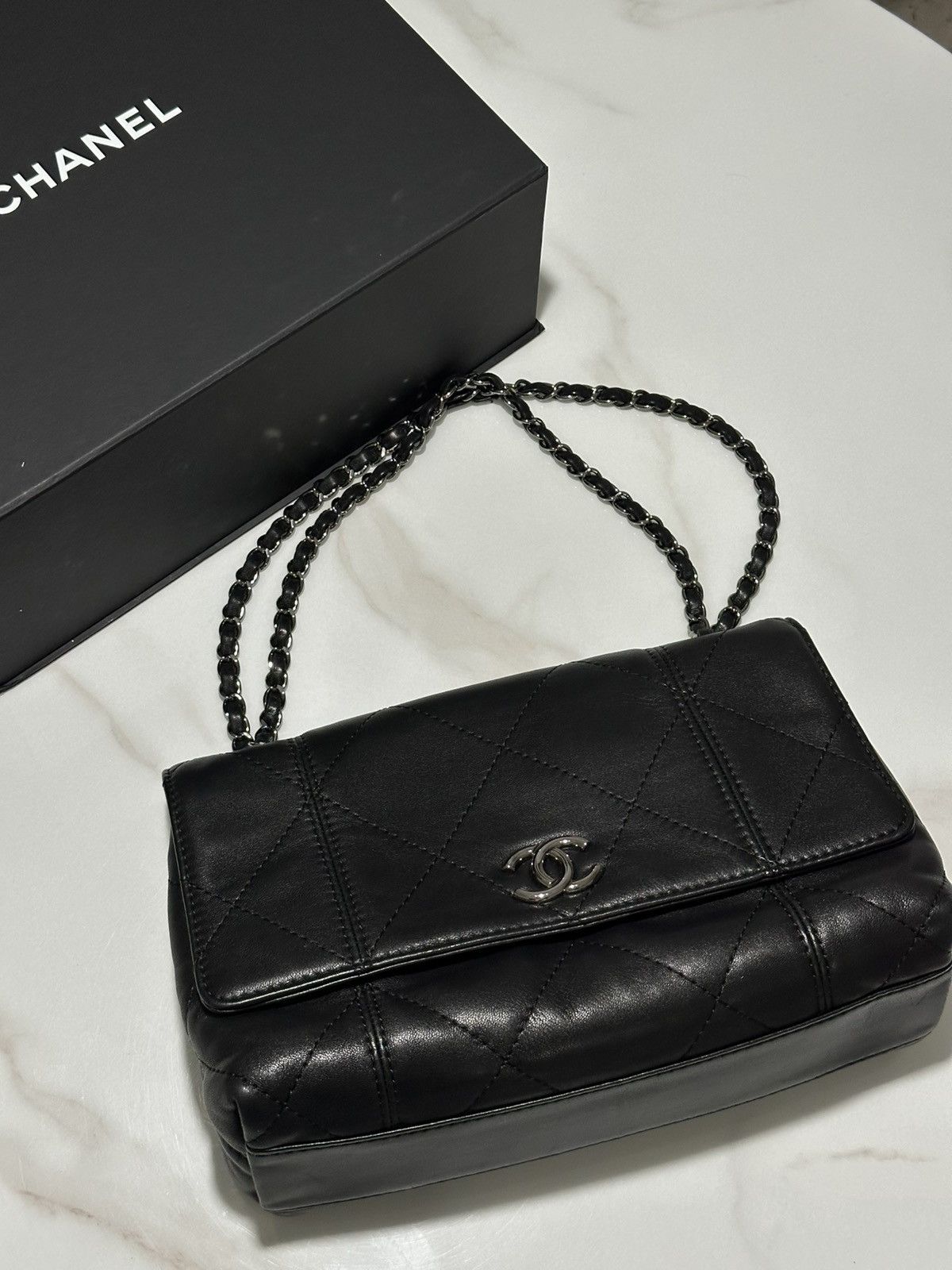 Chanel CHANEL - Lambskin Quilted Large Soft Touch Flap Size ONE SIZE - 8 Thumbnail