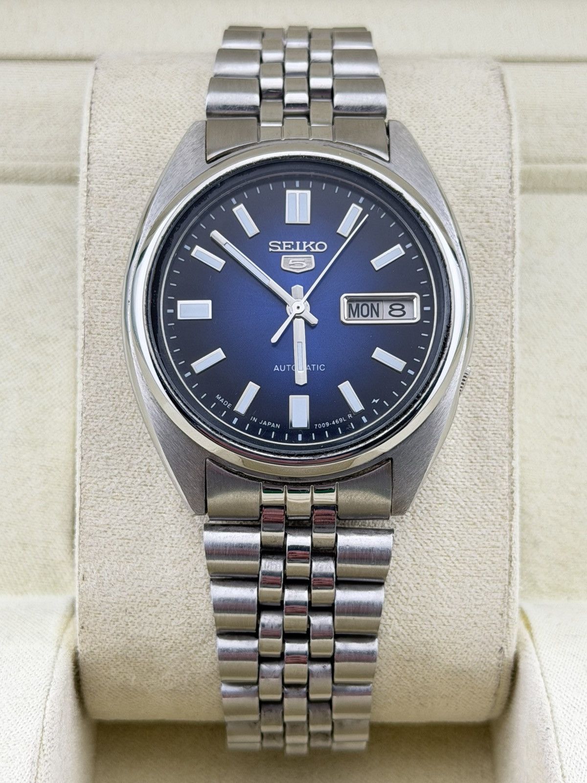 Seiko Unique Seiko 5 Automatic 7009-3111 Men's Watch|Golden dial