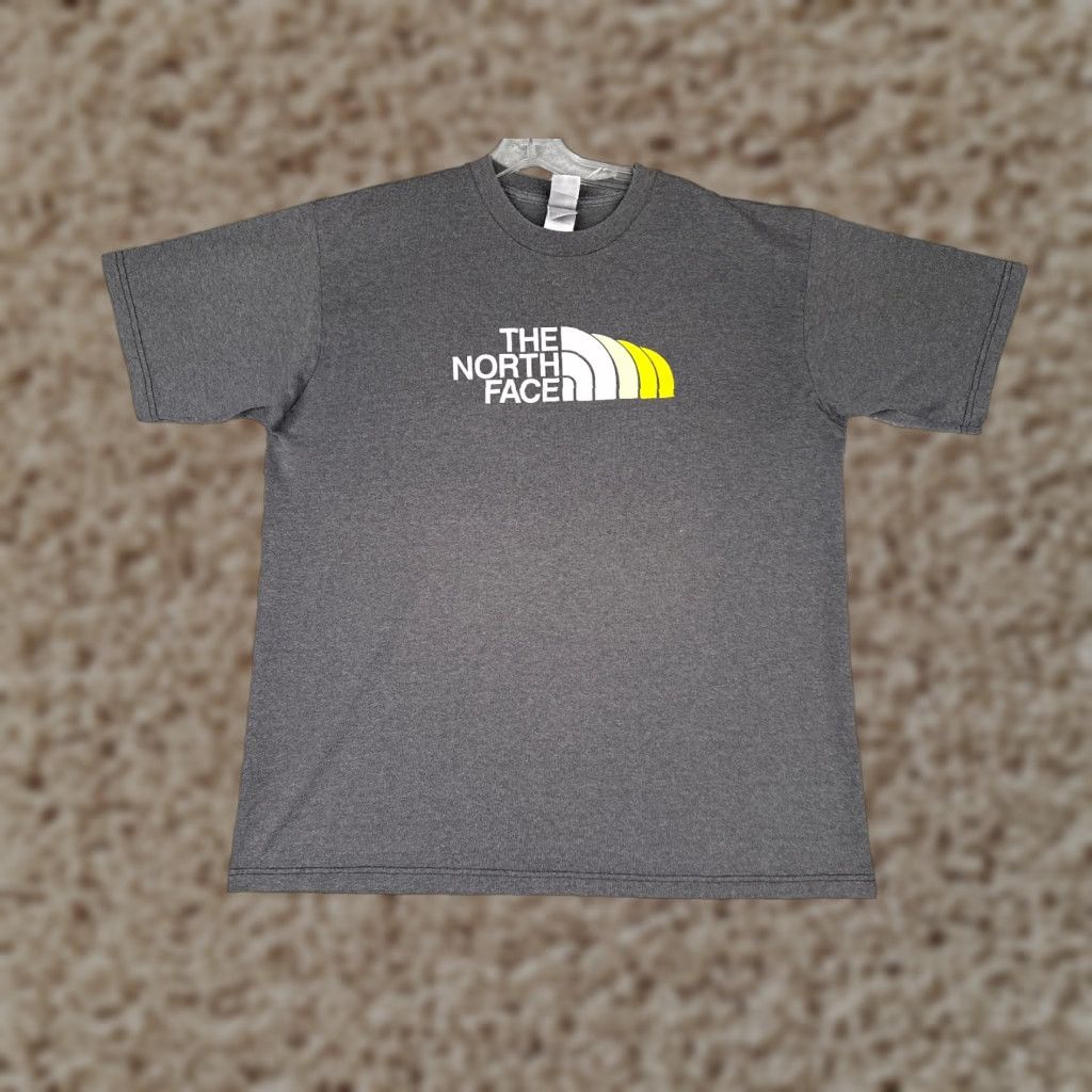 The North Face The North Face Shirt Men L Gray Logo Short Sleeve Crew Neck Cotton Blend Size US L / EU 52-54 / 3 - 1 Thumbnail