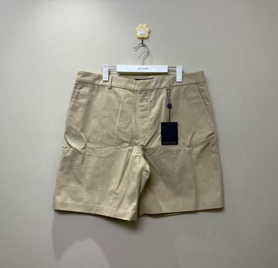 Louis Vuitton Louis Vuitton LV Logo Embroidered Shorts Size US 28 / EU 44 - 1 Thumbnail