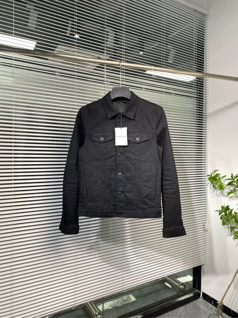 Givenchy Givenchy Black denim jacket, animal forest 3D embroidery Size US M / EU 48-50 / 2 - 2 Thumbnail