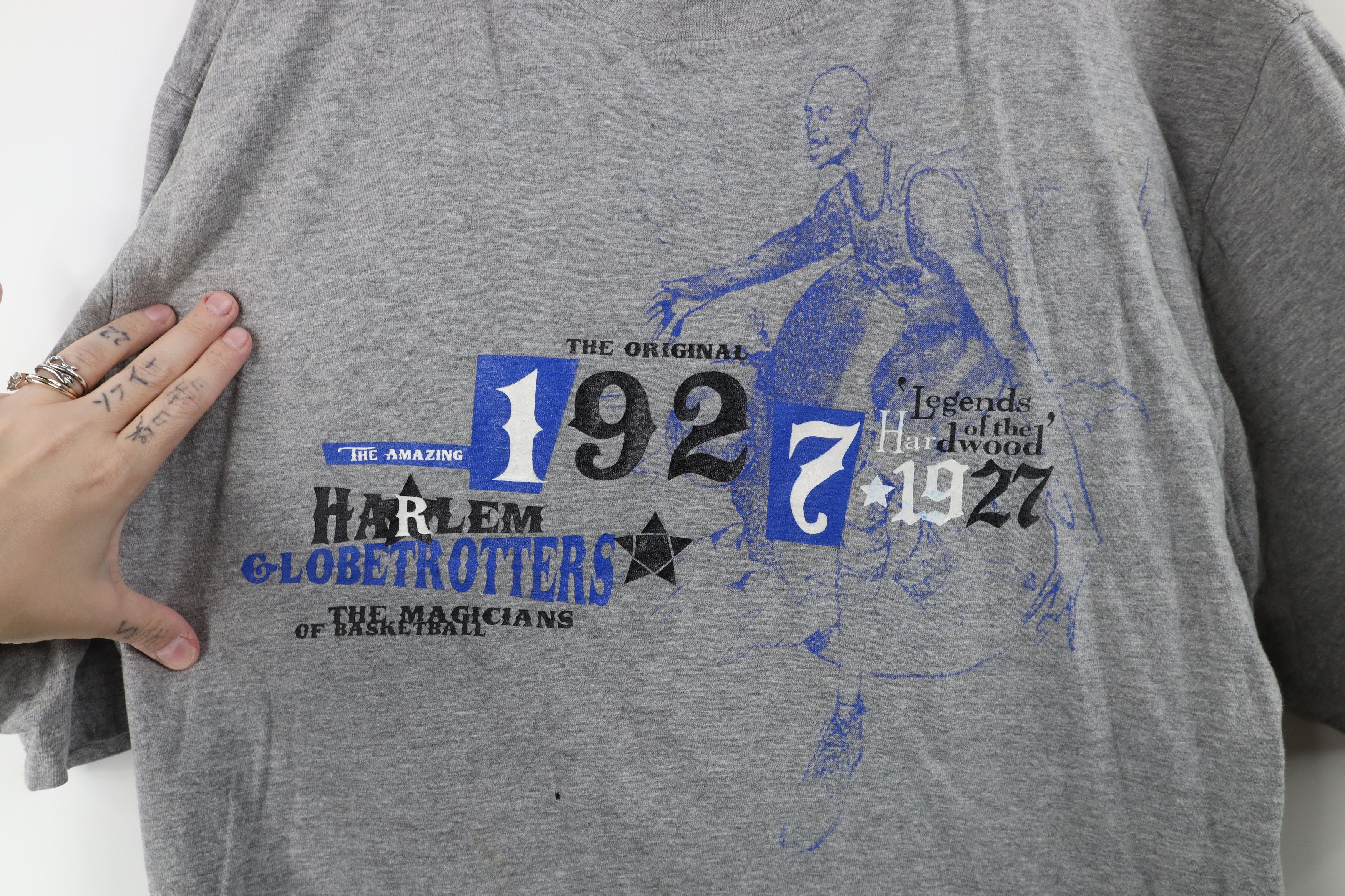 Vintage Vintage 90s Y2K The Harlem Globetrotters Basketball T-Shirt Size US L / EU 52-54 / 3 - 5 Thumbnail