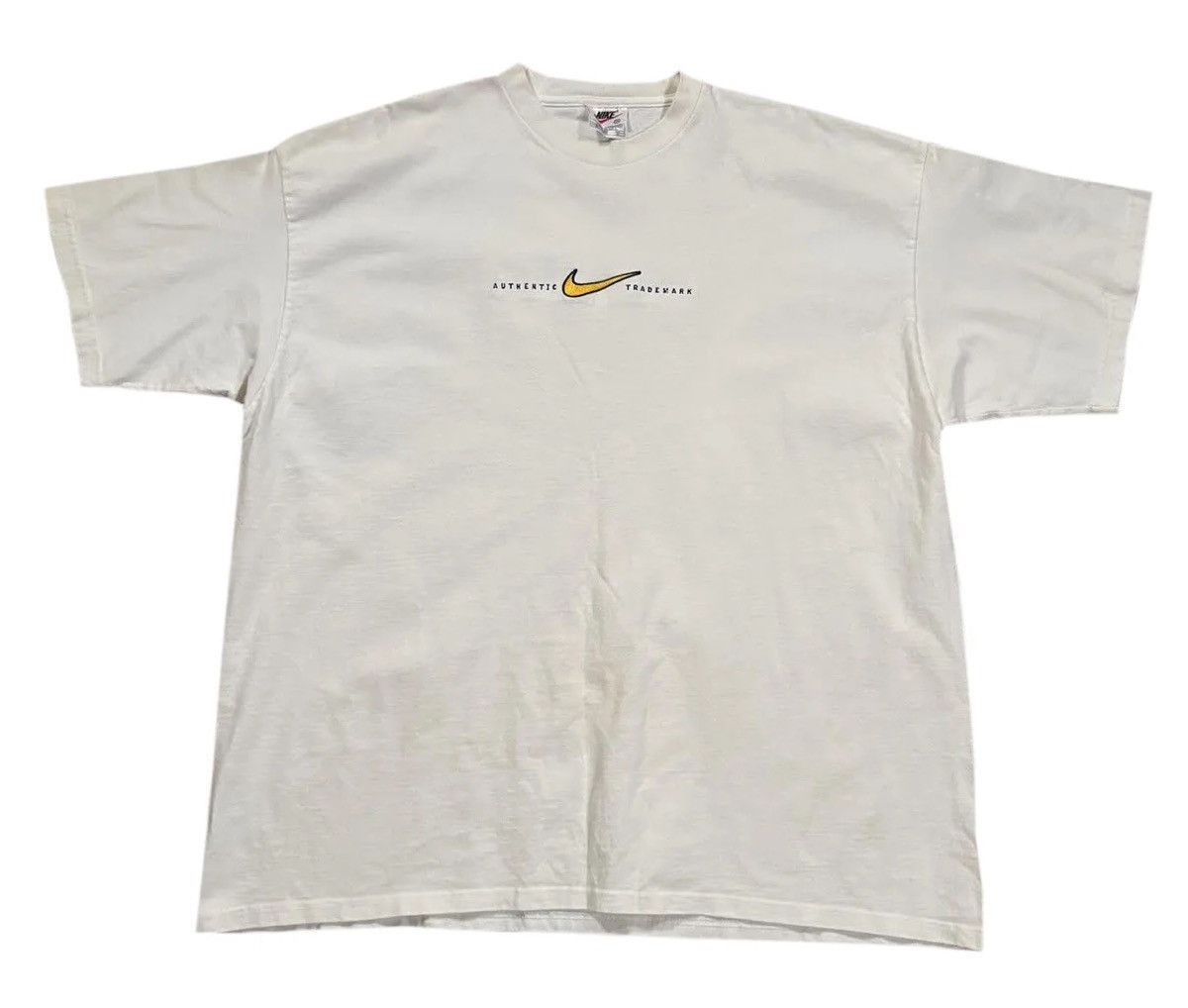 Nike Vintage Nike Authentic Trademark T Shirt (Size XXL) Size US XXL / EU 58 / 5 - 1 Thumbnail