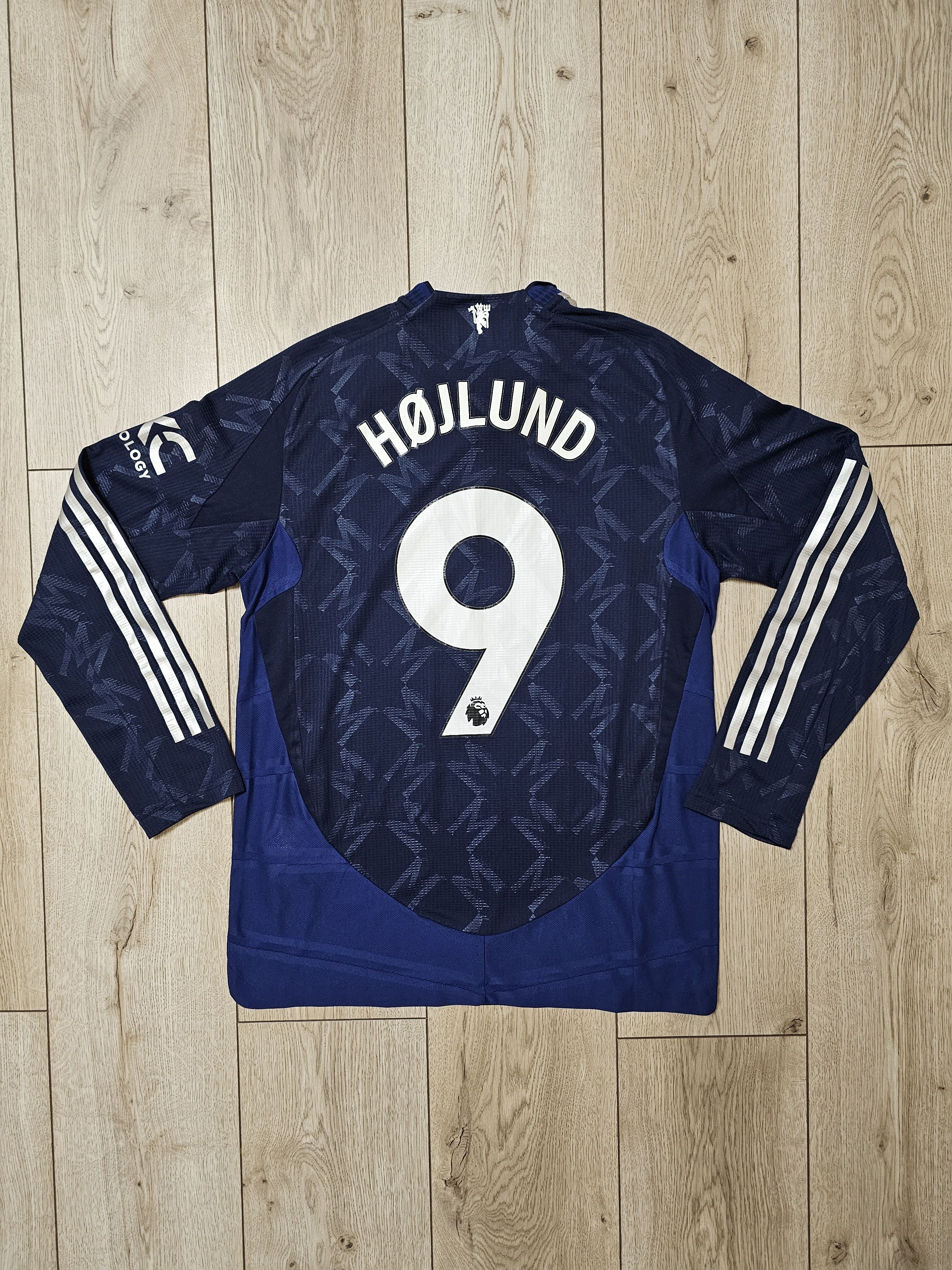 Adidas MANCHESTER UNITED 2025 AWAY HOJLUND PLAYER ISSUE FOOTBALL Size US M / EU 48-50 / 2 - 2 Thumbnail