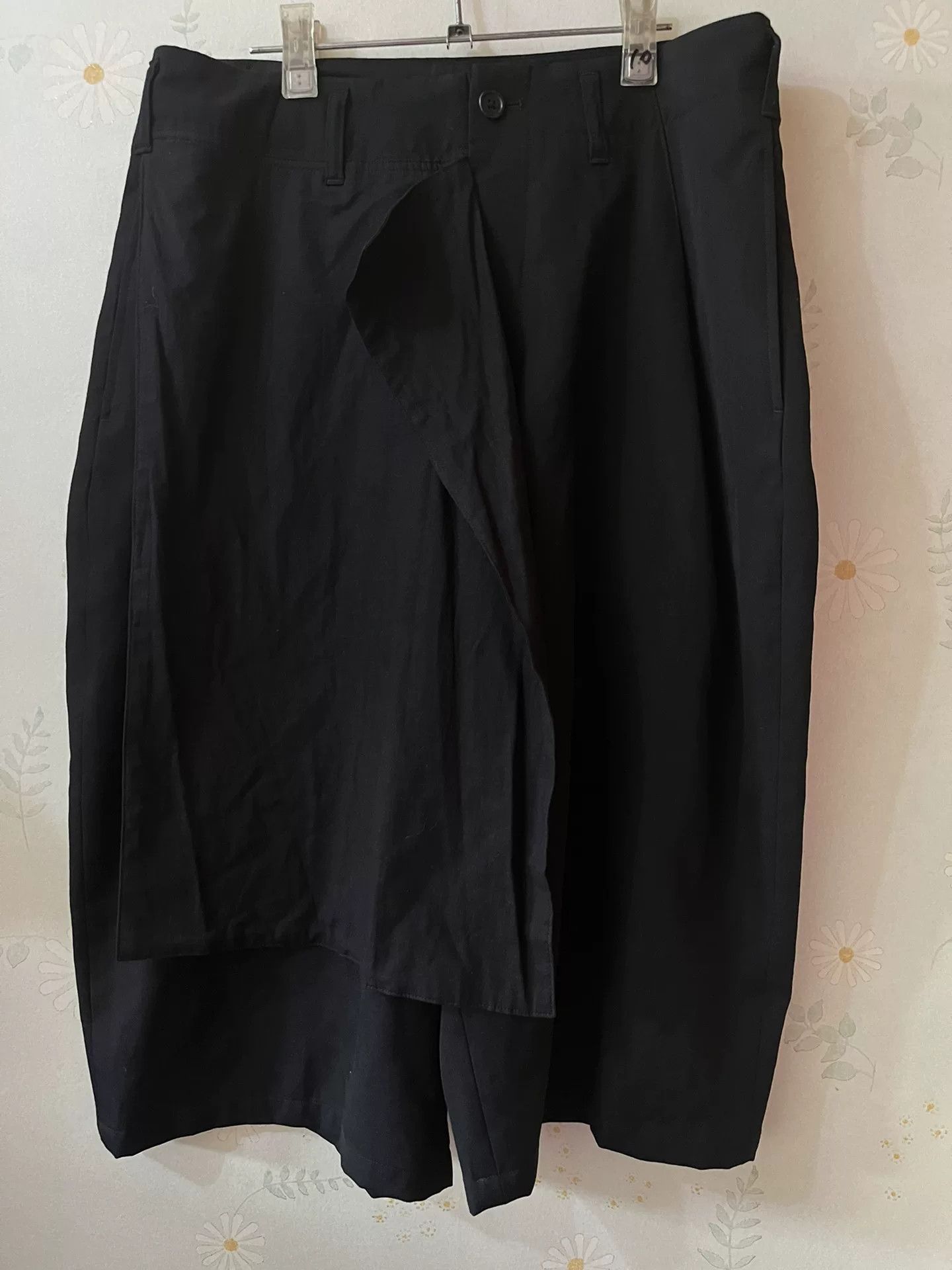 Yohji Yamamoto Yohji Yamamoto Black Wool Culottes Size 24" / US 00 / IT 34 - 1 Thumbnail