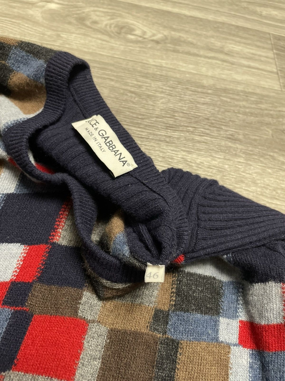 Dolce & Gabbana Dolce Gabbana Multicolored Checkered Pattern V-Neck Sweater Size L / US 10 / IT 46 - 17 Thumbnail