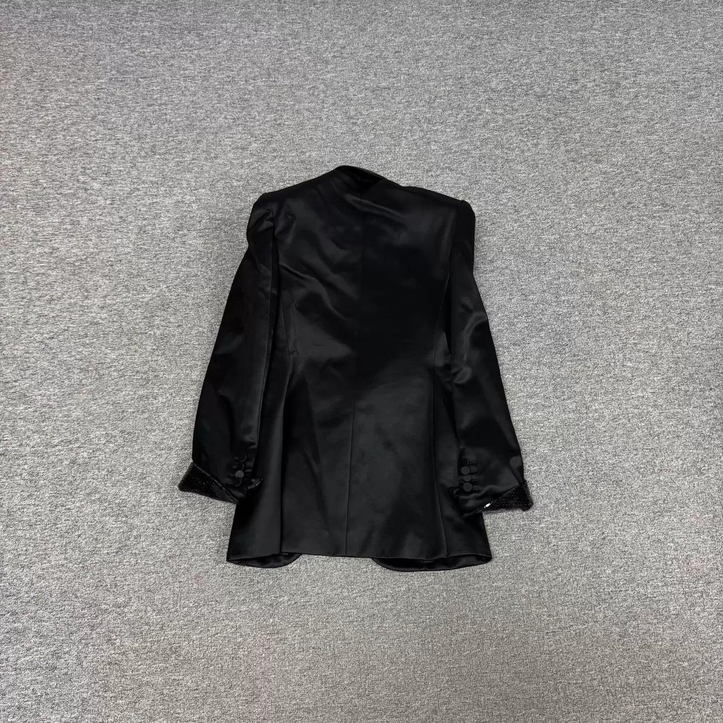 Saint Laurent Paris Saint Laurent SLP Black Satin Cuff Sequins Blazer Size XS / US 0-2 / IT 36-38 - 2 Thumbnail