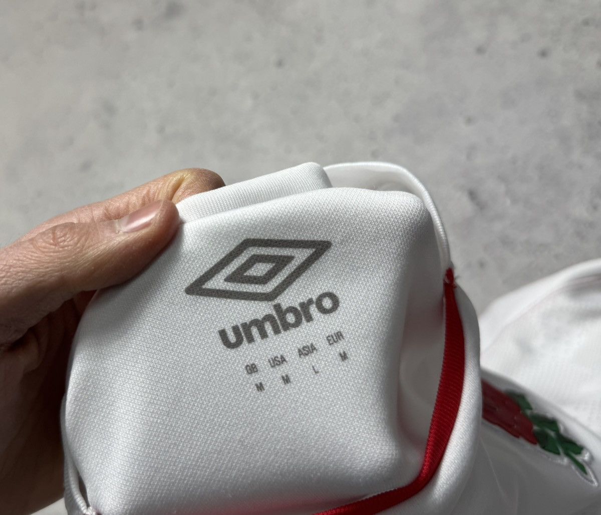 Umbro Umbro England Rugby League O2 Jersey Shirt Y2K Vintage Size US M / EU 48-50 / 2 - 8 Thumbnail