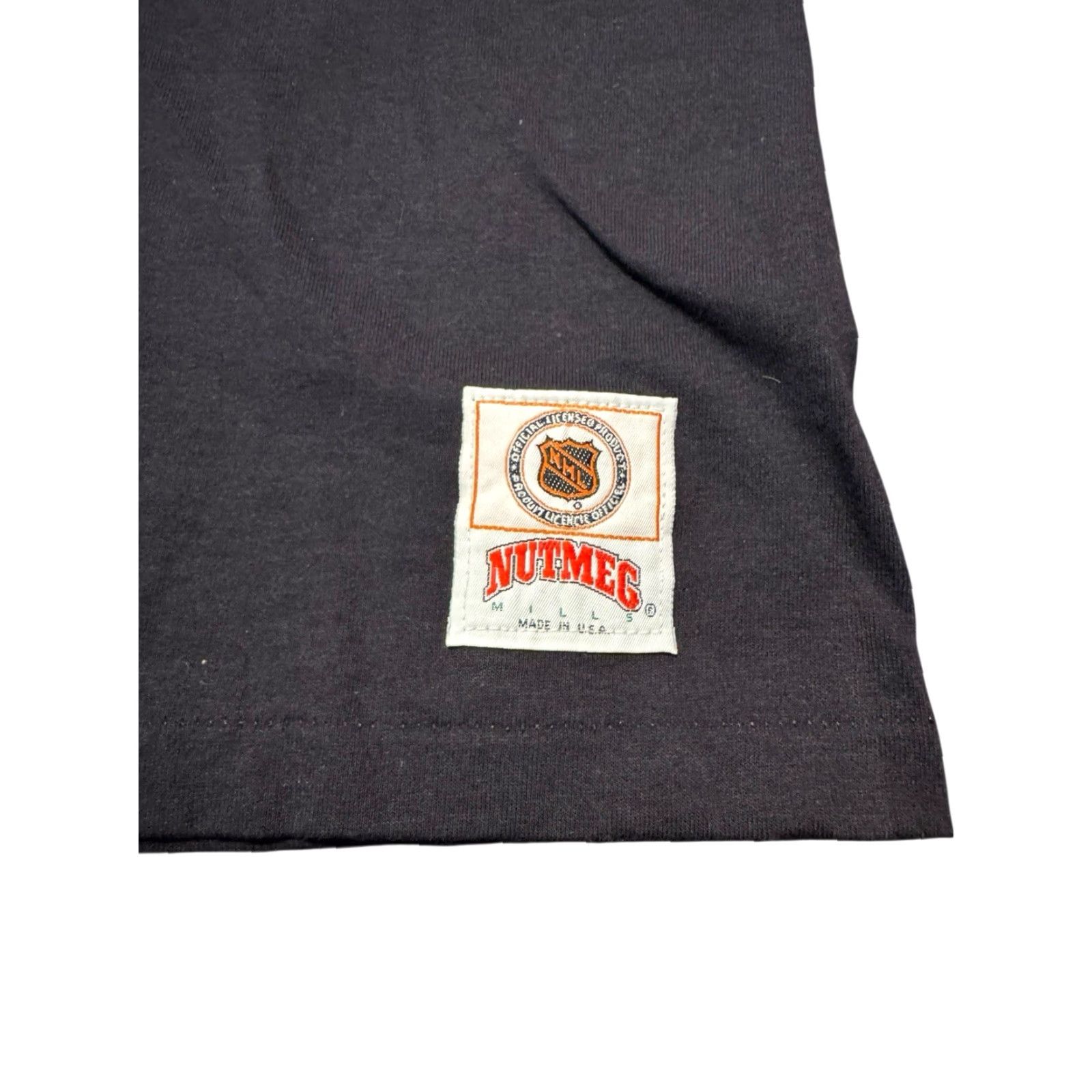 Nutmeg VINTAGE Mighty Ducks T Shirt XL Nutmeg Mills NHL Hockey Double-Sided Graphic 90s Mens Black Cotton Adult XL T-Shirt Size US XL / EU 56 / 4 - 4 Thumbnail