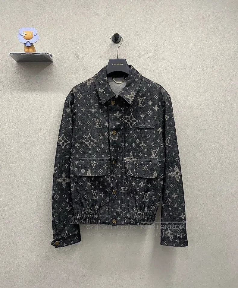 Louis Vuitton Louis Vuitton Gypsophila paniculata Black Burst Logo Full Size US M / EU 48-50 / 2 - 1 Thumbnail