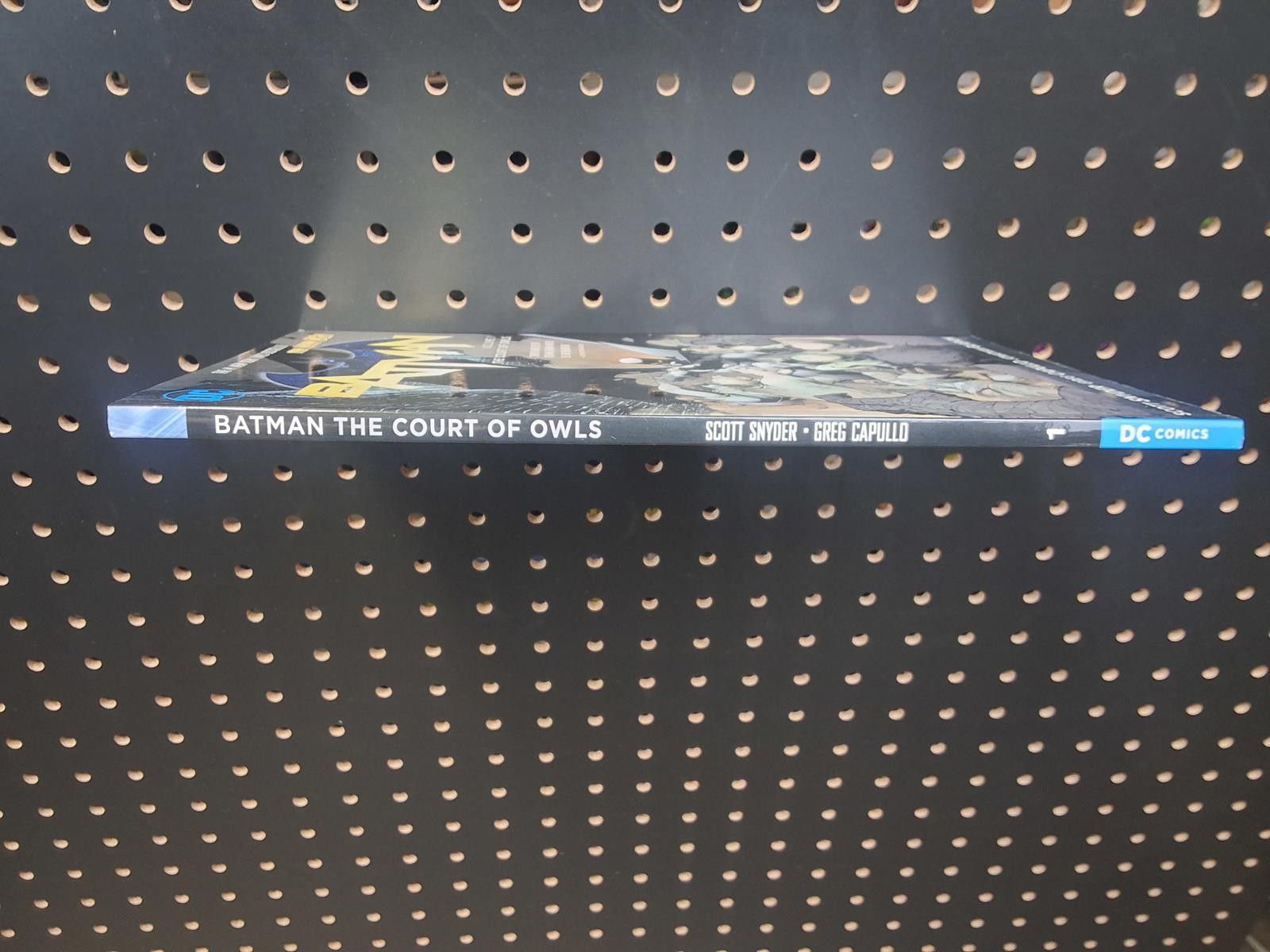 DC Comics Batman Vol 1: The Court of Owls - The New 52 Graphic Novel Size ONE SIZE - 4 Thumbnail