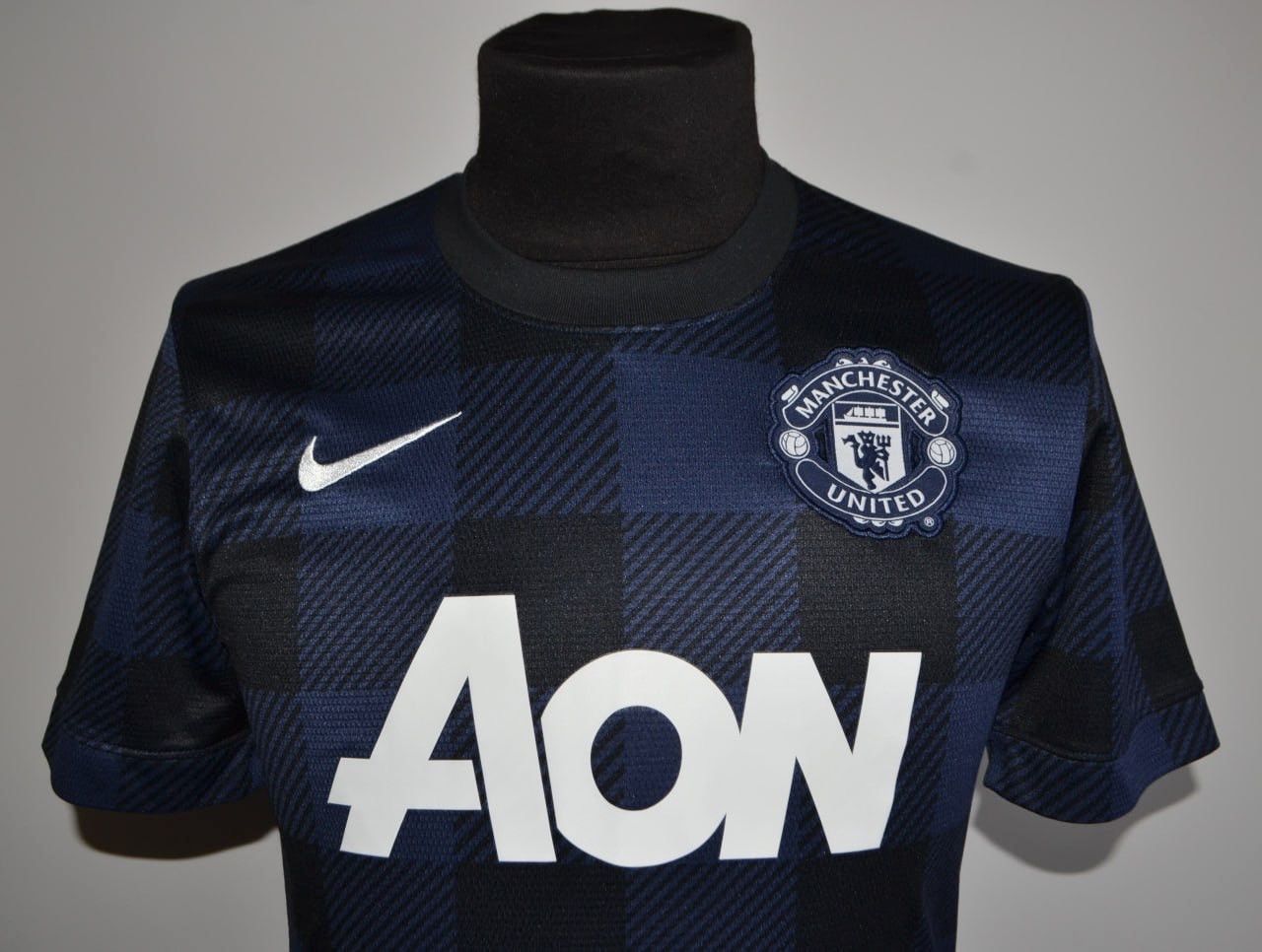 Nike MANCHESTER UNITED AWAY SHIRT FOOTBALL SOCCER NIKE SIZE S Size US S / EU 44-46 / 1 - 2 Thumbnail