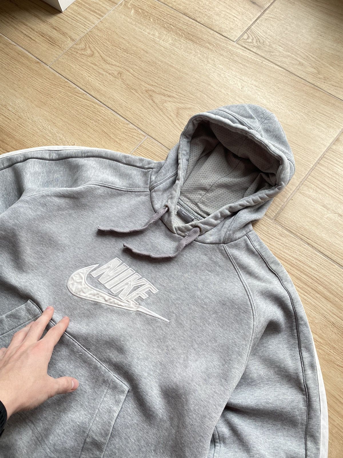 Nike Vintage Y2K Nike Hoodie Size US L / EU 52-54 / 3 - 3 Thumbnail