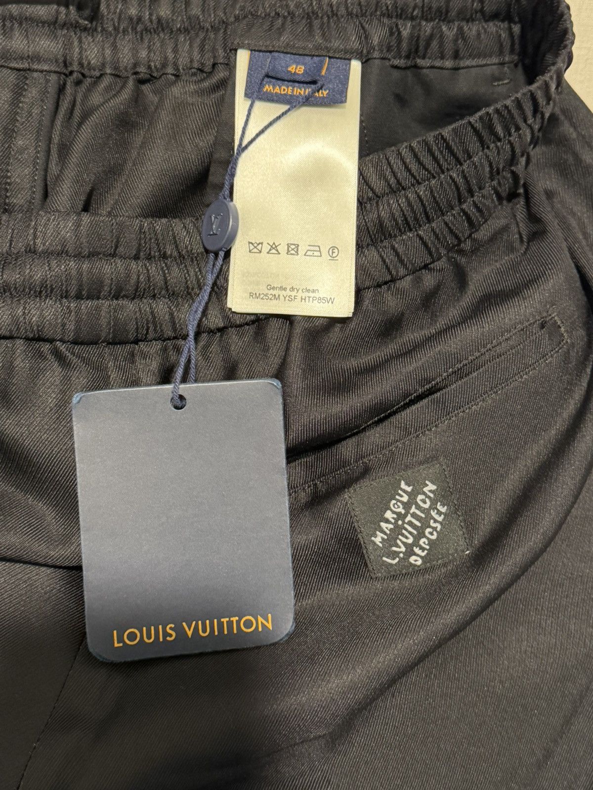 Louis Vuitton Printed Signature Silk Shorts Size US 32 / EU 48 - 7 Thumbnail