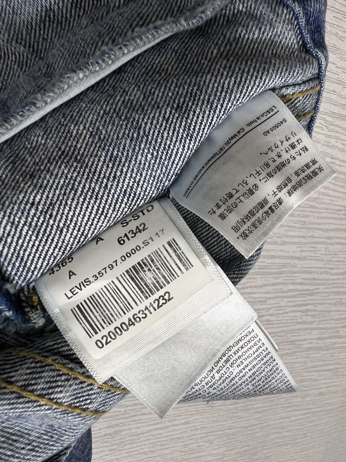Levi's × Vetements Vetements - Levi’s - S/S 17 - Reworked Cropped Denim Jacket Size S / US 4 / IT 40 - 20 Thumbnail