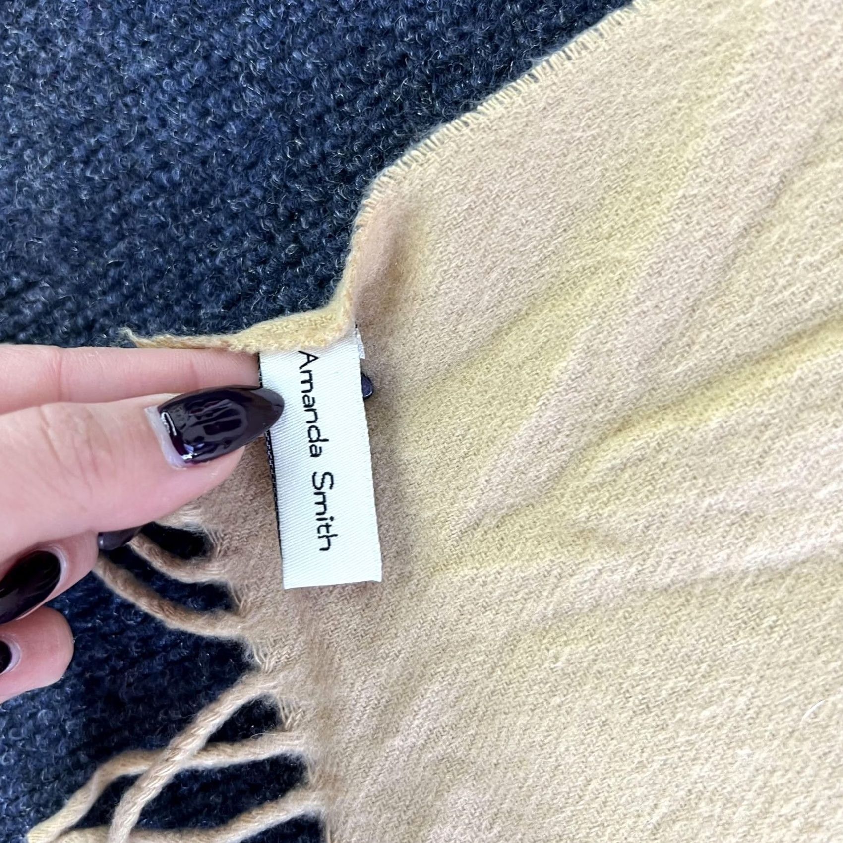 Vintage VINTAGE Amanda Smith Scarf Shawl Wrap Womens One Size Beige Fringe Acrylic Made In Italy Size ONE SIZE - 5 Thumbnail