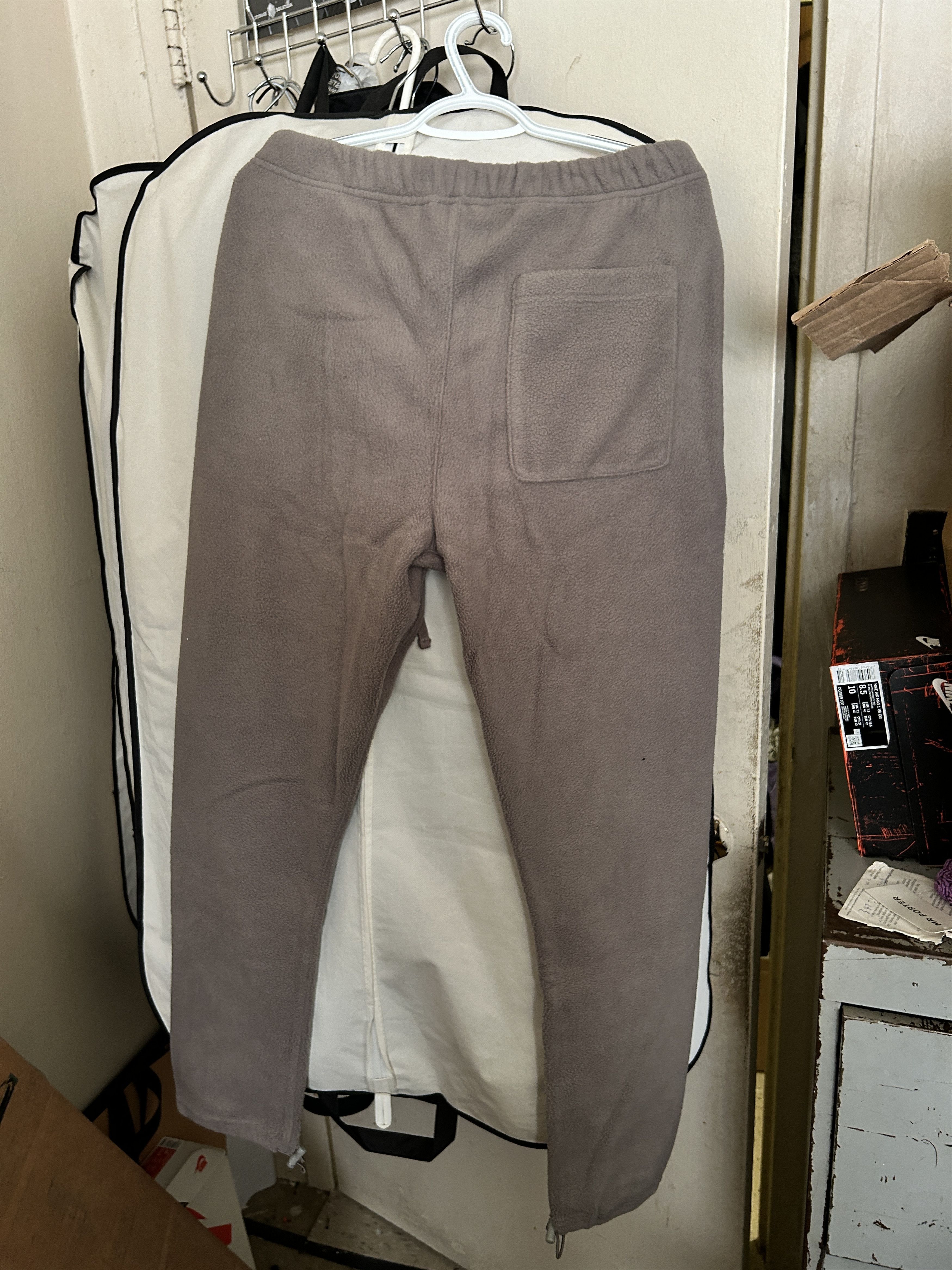 Essentials fear of god fleece pants charcoal Size US 32 / EU 48 - 3 Thumbnail