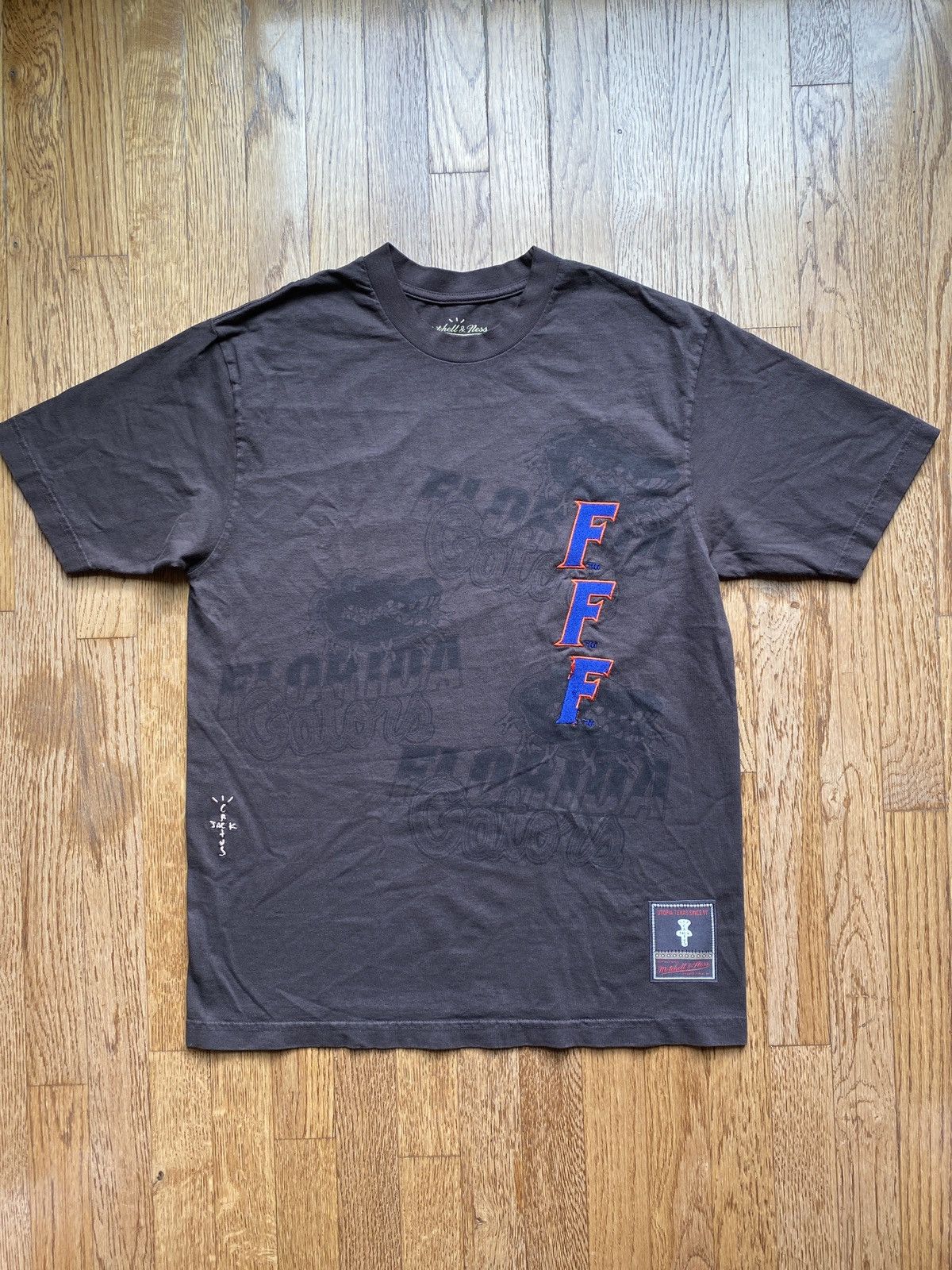 ☆ Cactus Jack x Mitchell & Ness コラボフーディー ☆ ☆ Cactus Jack x Mitchell & Ness コラボフーディー ☆ Travis