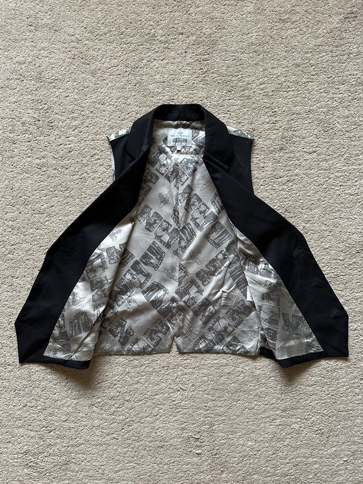 Vivienne Westwood 2000s Vivienne Westwood Man Back Print Orb Logo Vest Size US S / EU 44-46 / 1 - 4 Thumbnail