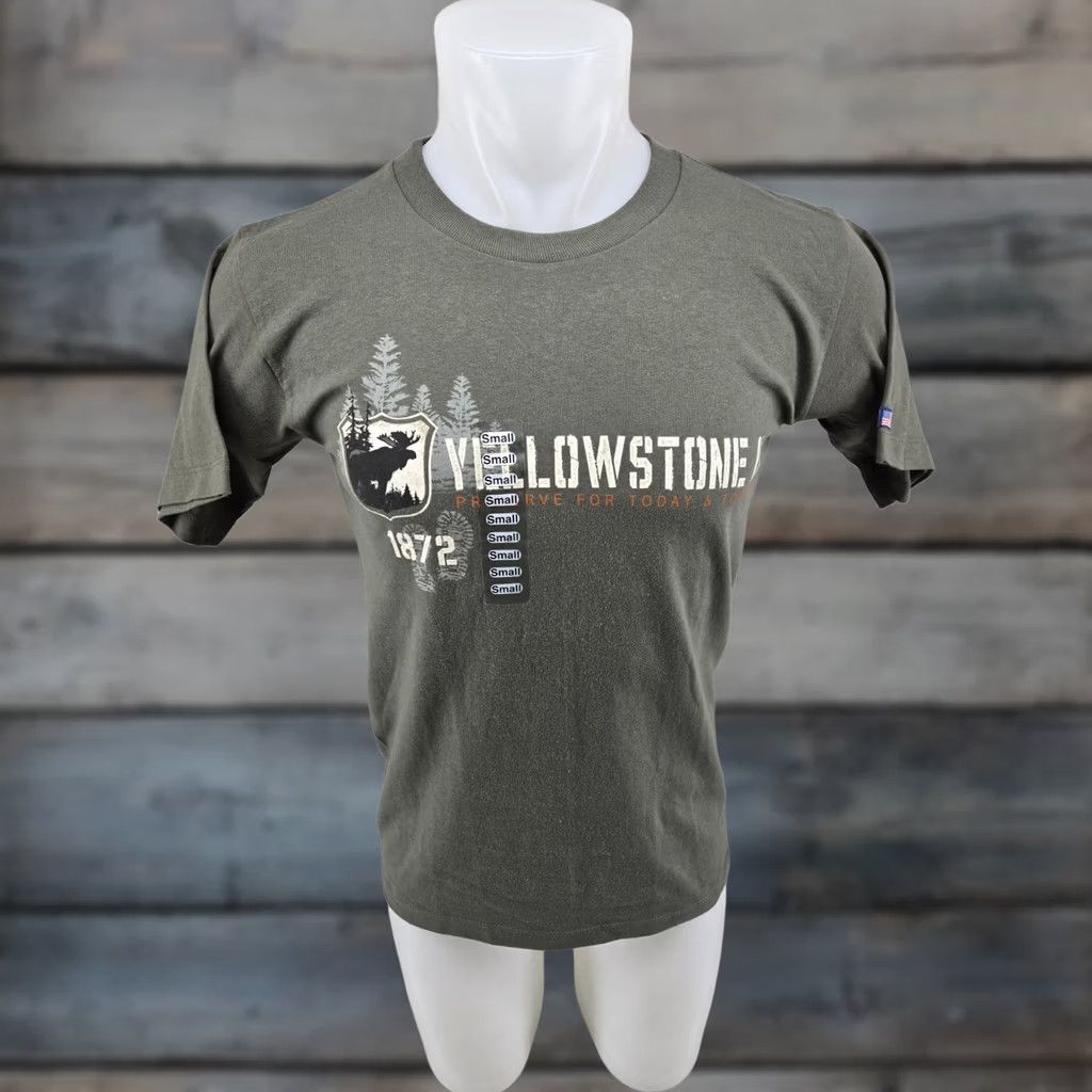Vintage VINTAGE Yellowstone N.P. T-Shirt Green S Prairie MT. 100% Cotton Made In U.S.A. Men's Short Sleeve Body Measurements 17-18-8-27 Size US S / EU 44-46 / 1 - 1 Thumbnail