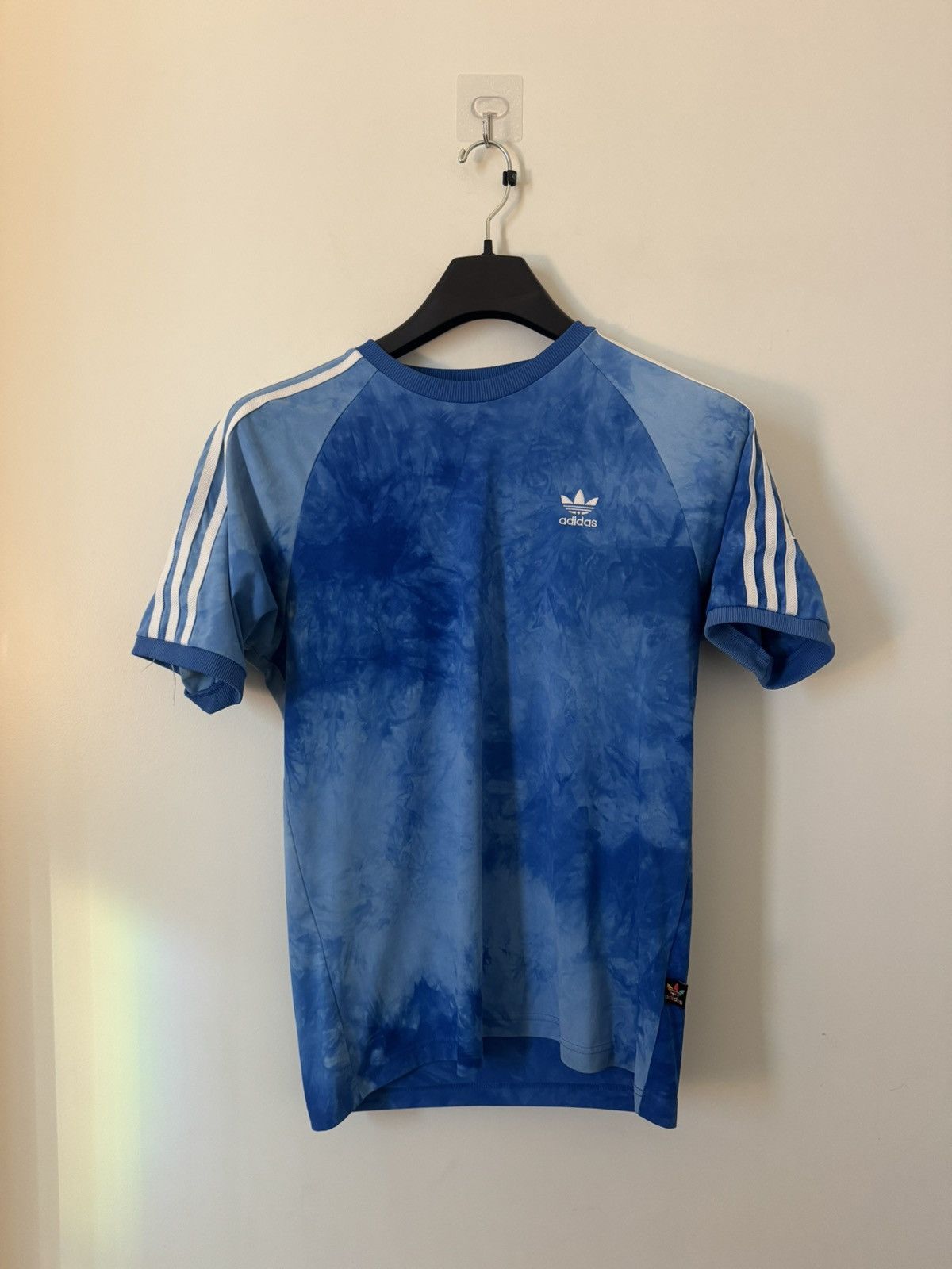 Adidas × Pharrell Adidas x Pharrell Williams HU Tie-Dye Jersey – Size S Size US S / EU 44-46 / 1 - 3 Thumbnail
