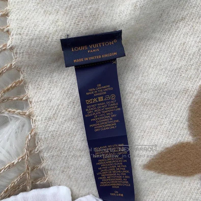 Louis Vuitton Louis Vuitton Tuddy cream-colored double-sided fringed cas Size ONE SIZE - 8 Thumbnail