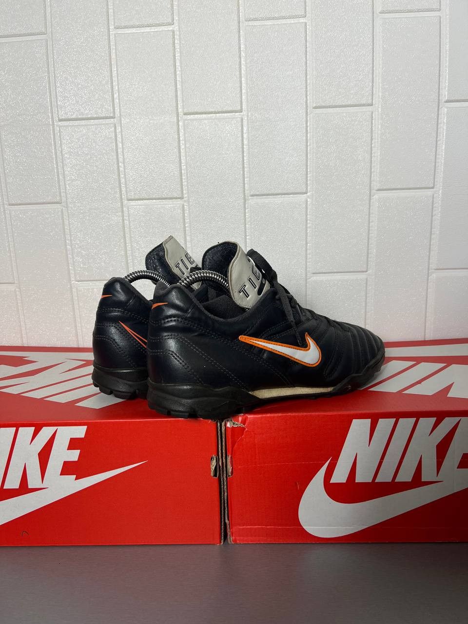 Nike VINTAGE NIKE TIEMPO 650 RETRO BOOTS SOCCER JERSEY Y2K 90s Size US 9 / EU 42 - 6 Thumbnail