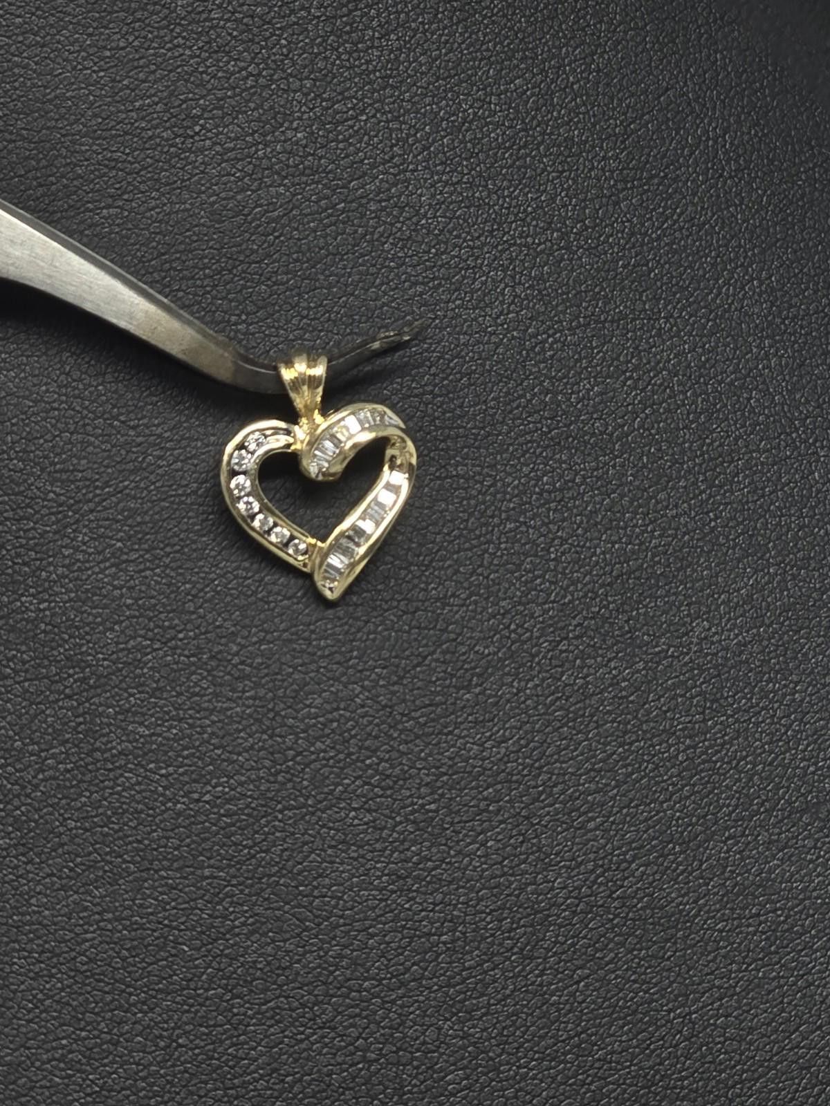 14k Gold Encrusted Diamond Heart Estate Pendant 2g