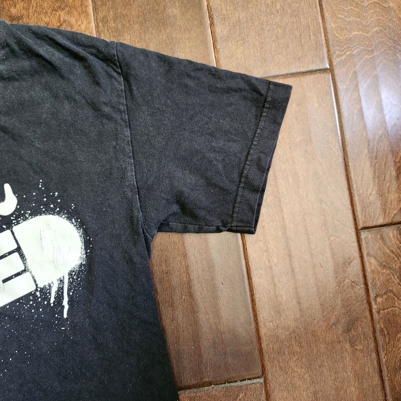 Logo 7 Konfused Mens Black White Logo Graphic Print T-shirt Size S Size US S / EU 44-46 / 1 - 5 Thumbnail