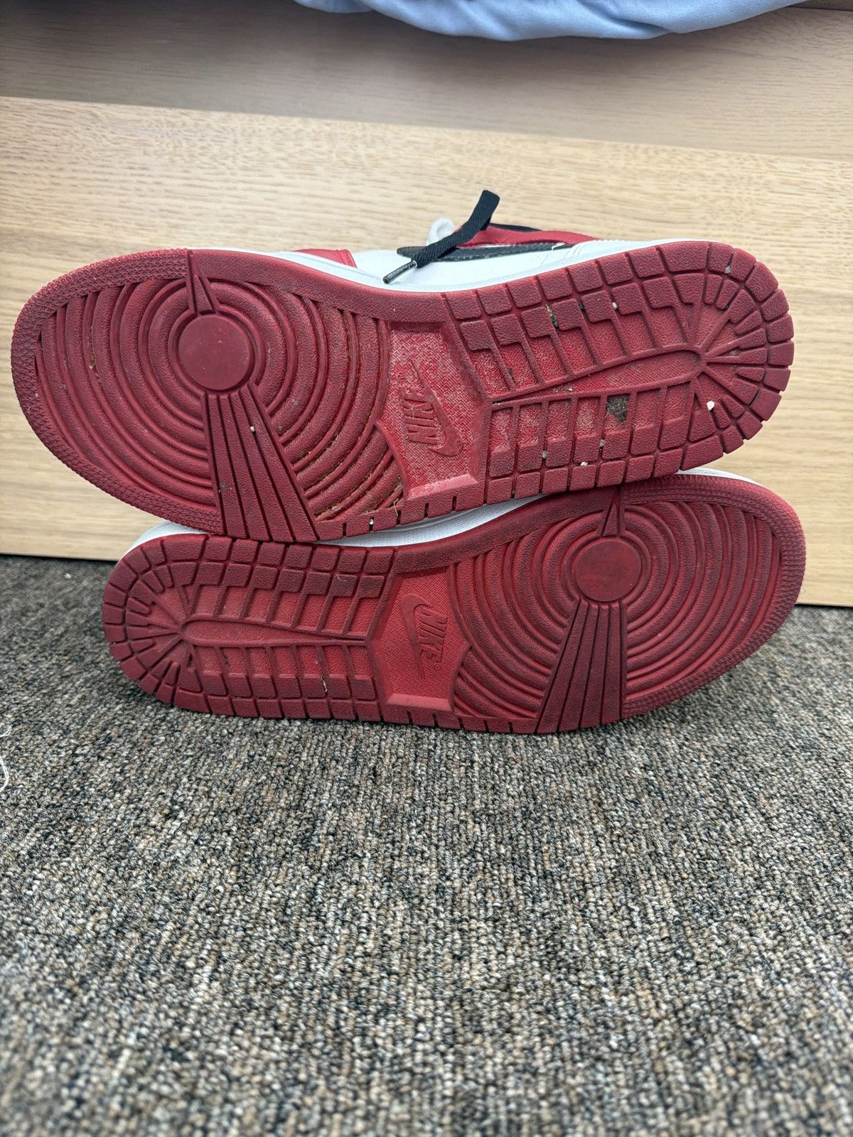 Nike Nike Air Jordan Air Retro 1 Size US 10 / EU 43 - 11 Thumbnail