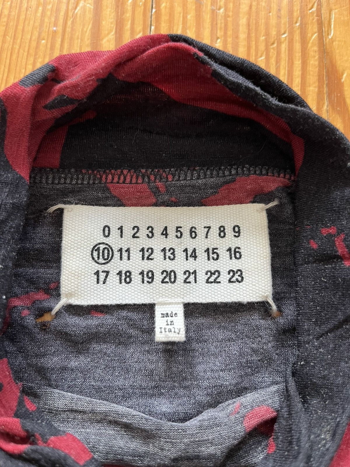 Maison Margiela Archive Maison Margiela AW2016 Faces Long Sleeve Shirt Red Size US L / EU 52-54 / 3 - 3 Thumbnail