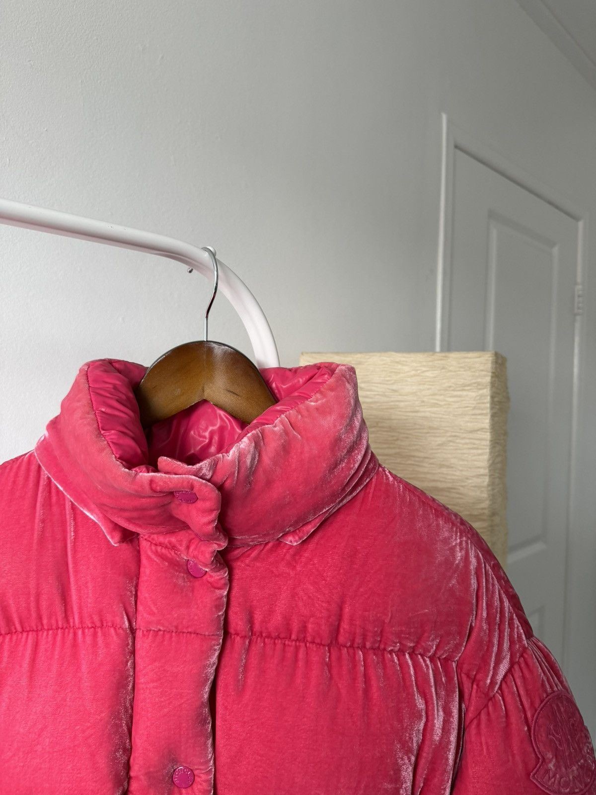 Moncler Moncler Fuchsia Caille Velvet Puffer Jacket Coat Pink Size XS / US 0-2 / IT 36-38 - 9 Thumbnail