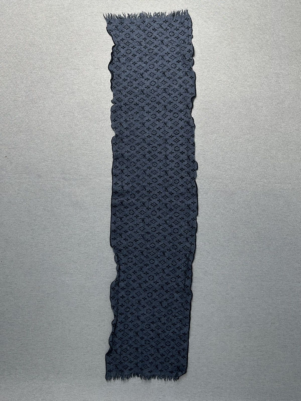 Louis Vuitton Louis Vuitton Navy Monogram Scarf Size ONE SIZE - 4 Thumbnail