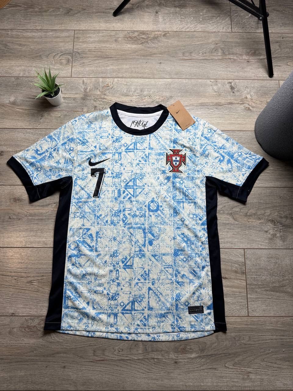 Nike Nike 2024 Portugal Away Jersey #7 Ronaldo Size US L / EU 52-54 / 3 - 1 Thumbnail
